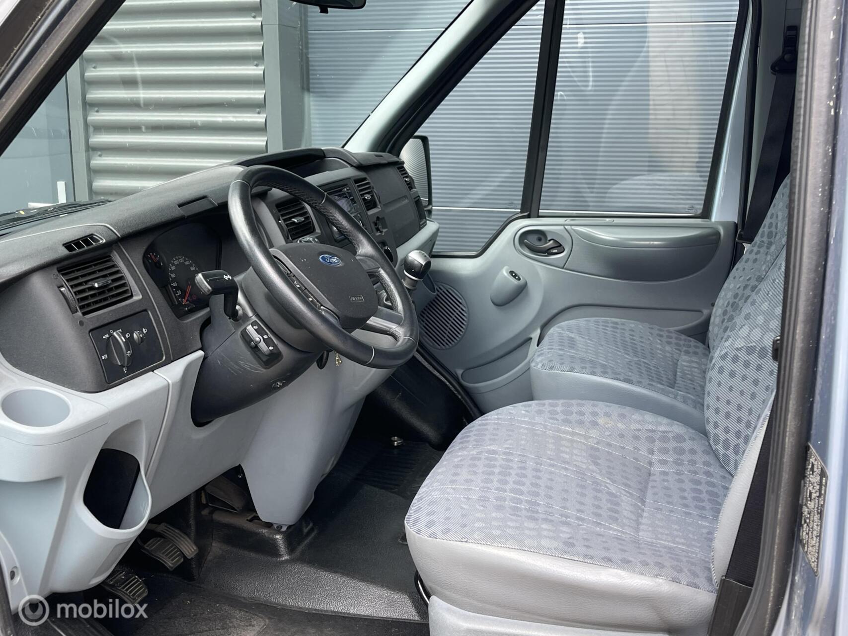 Foto van Ford Transit 260s Van LR 115 4.36