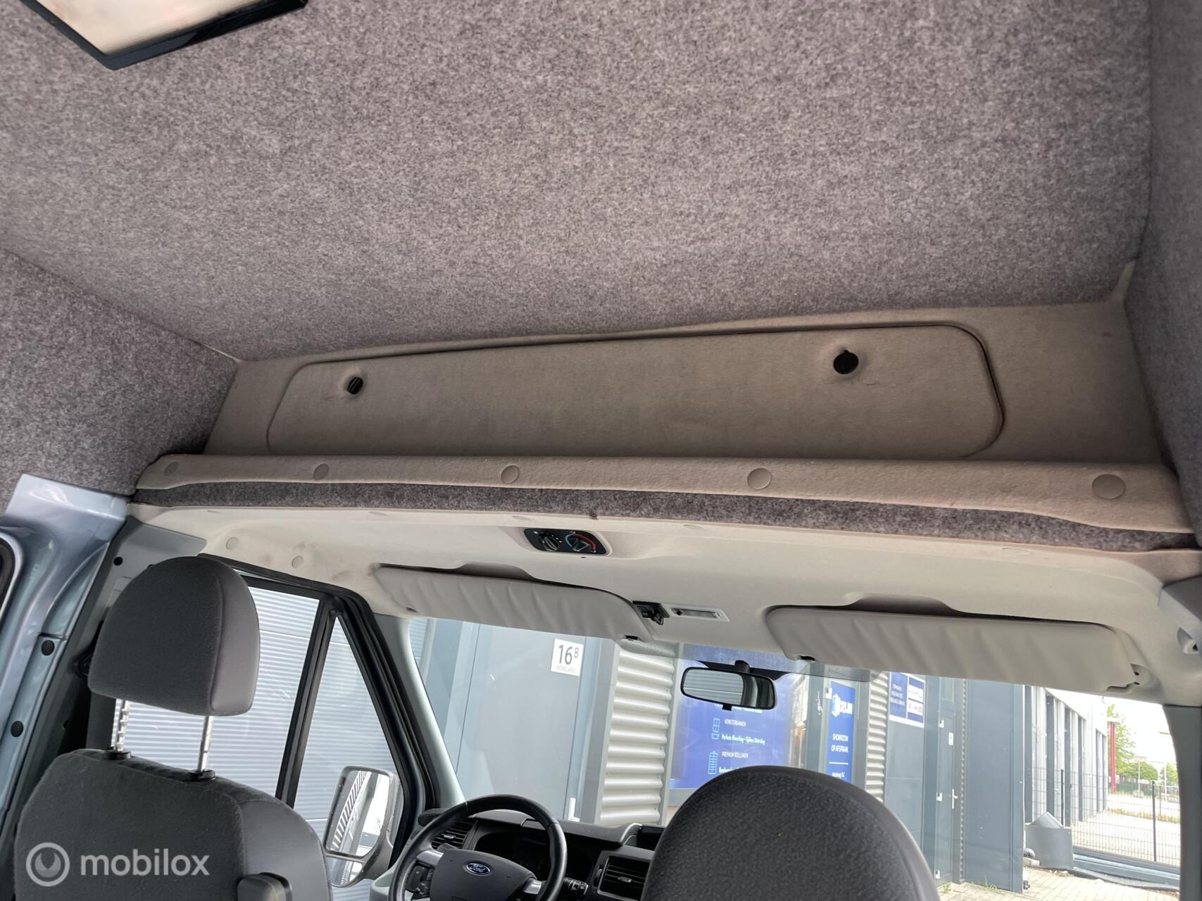 Foto van Ford Transit 260s Van LR 115 4.36