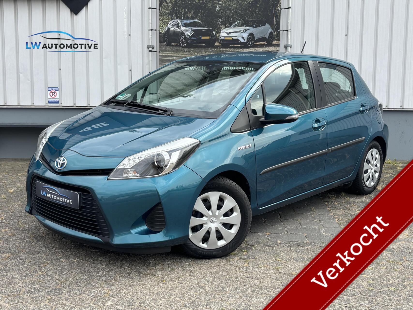 Toyota Toyota Yaris Hybrid 1.5 Full Hybrid Aspiration | Navigatie | Camera | Trekhaak | All-season banden 2012 - voorkant