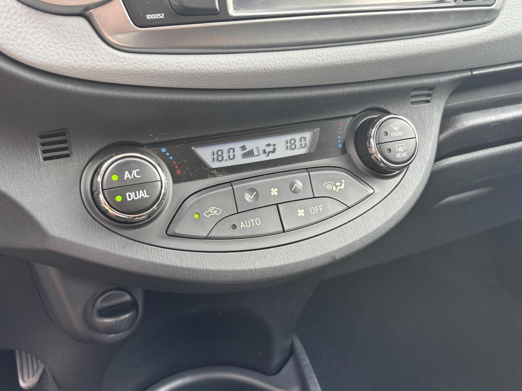 Foto van Toyota Toyota Yaris Hybrid