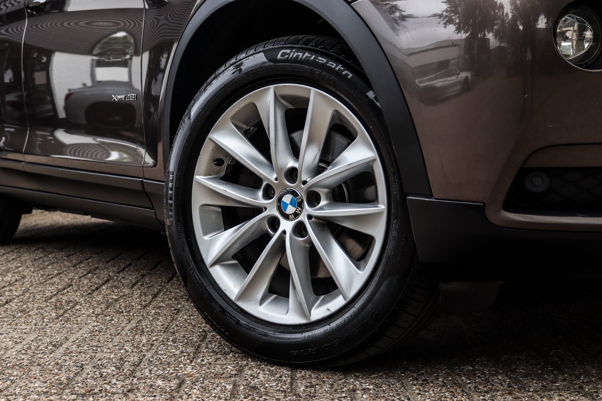 Foto van BMW X3 xDrive 28i