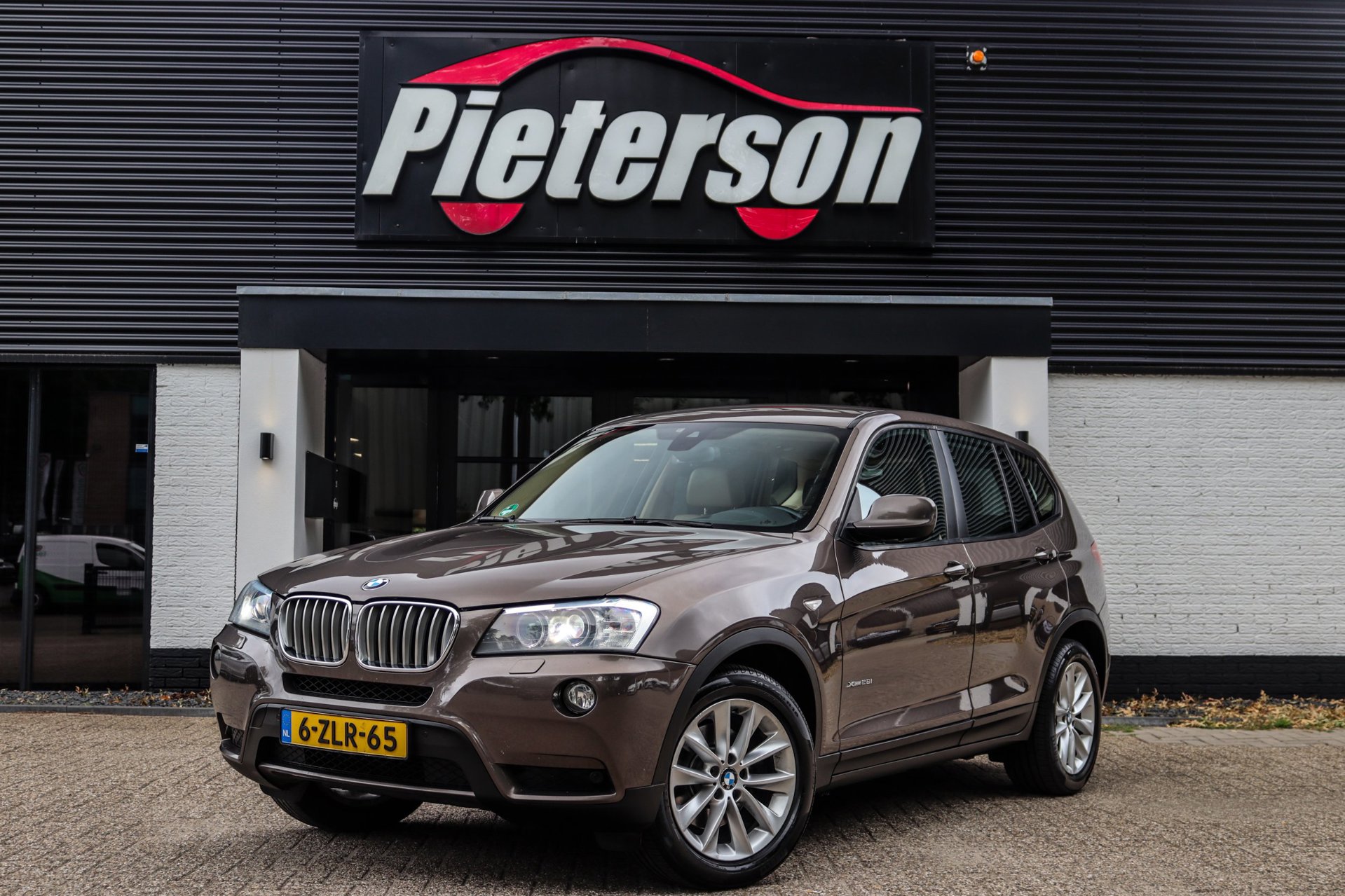 Foto van BMW X3 xDrive 28i