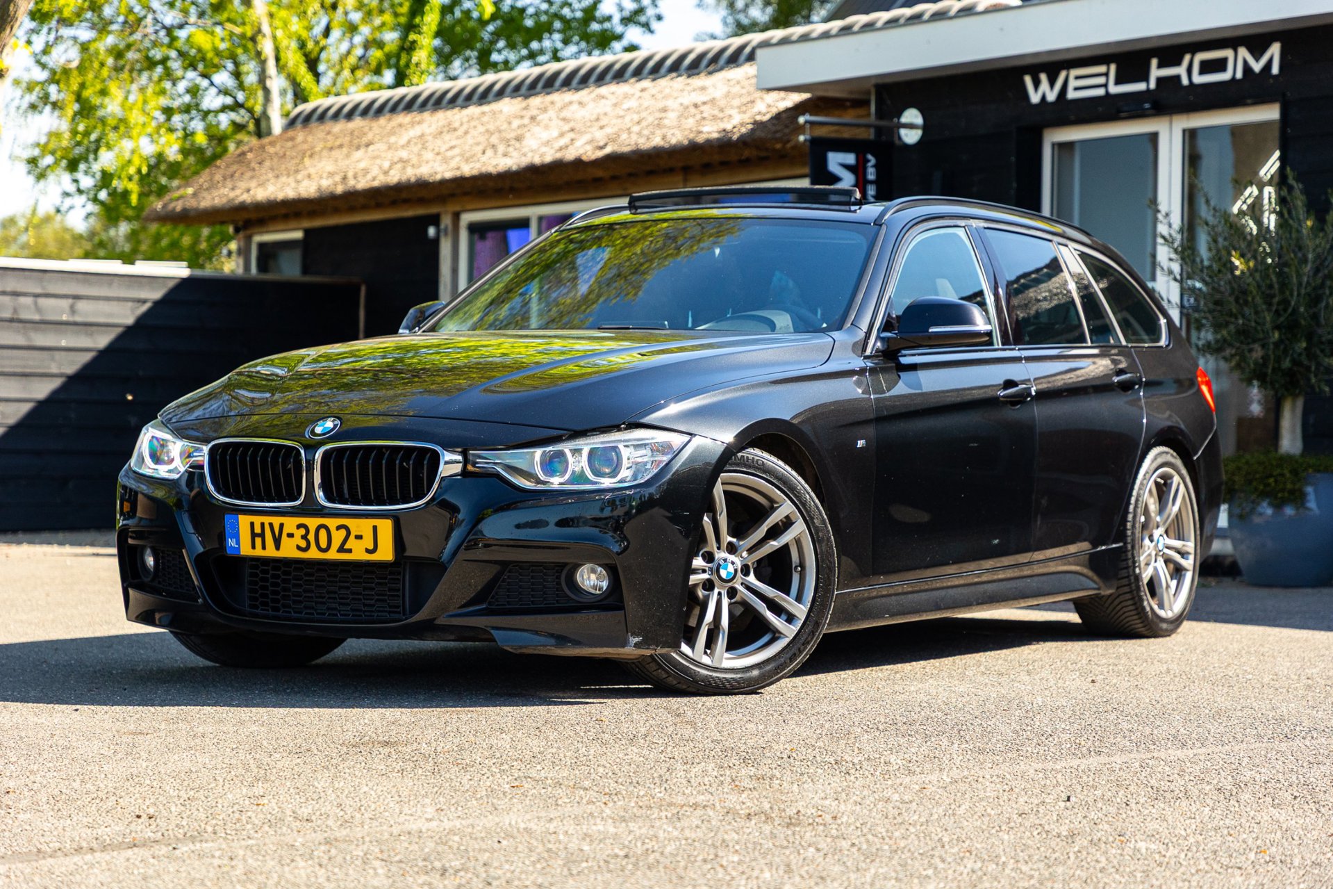 BMW 316i 316i M Sport Edition (Panodak / M Pakket / Alcantara / Sportstoelen / Climate / Cruise / Stoelverwarming) 2016 - voorkant