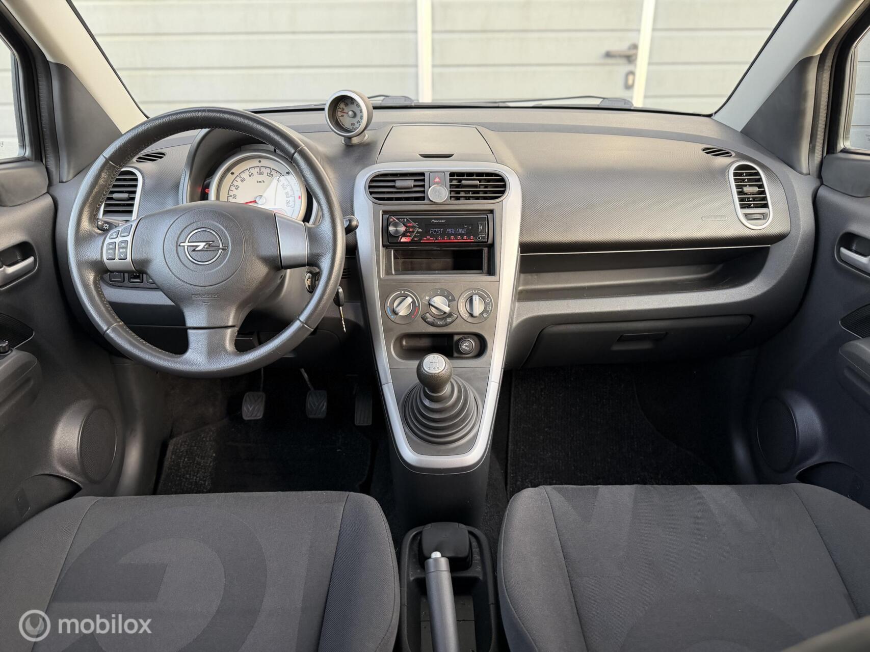 Foto van Opel Agila