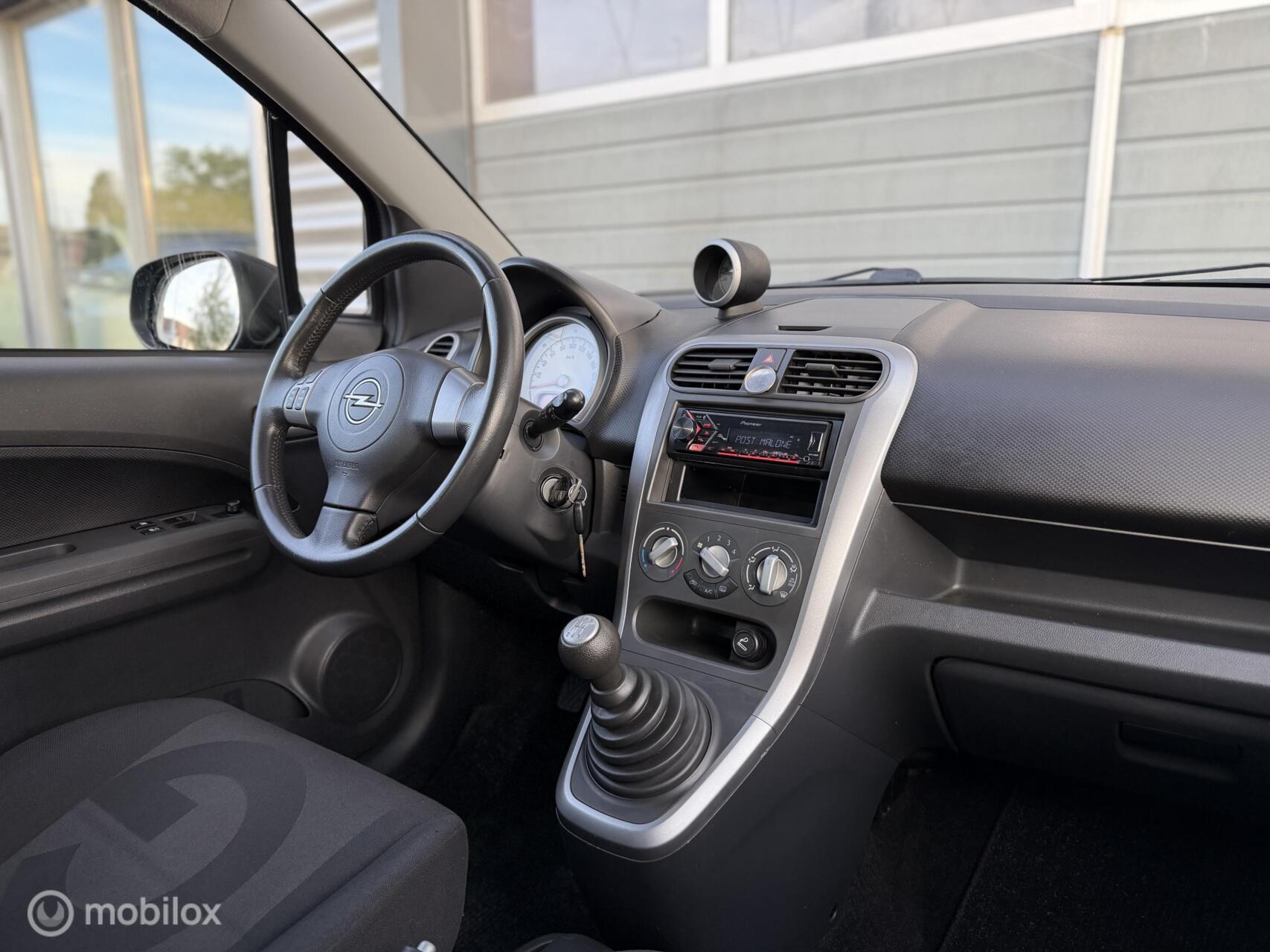 Foto van Opel Agila