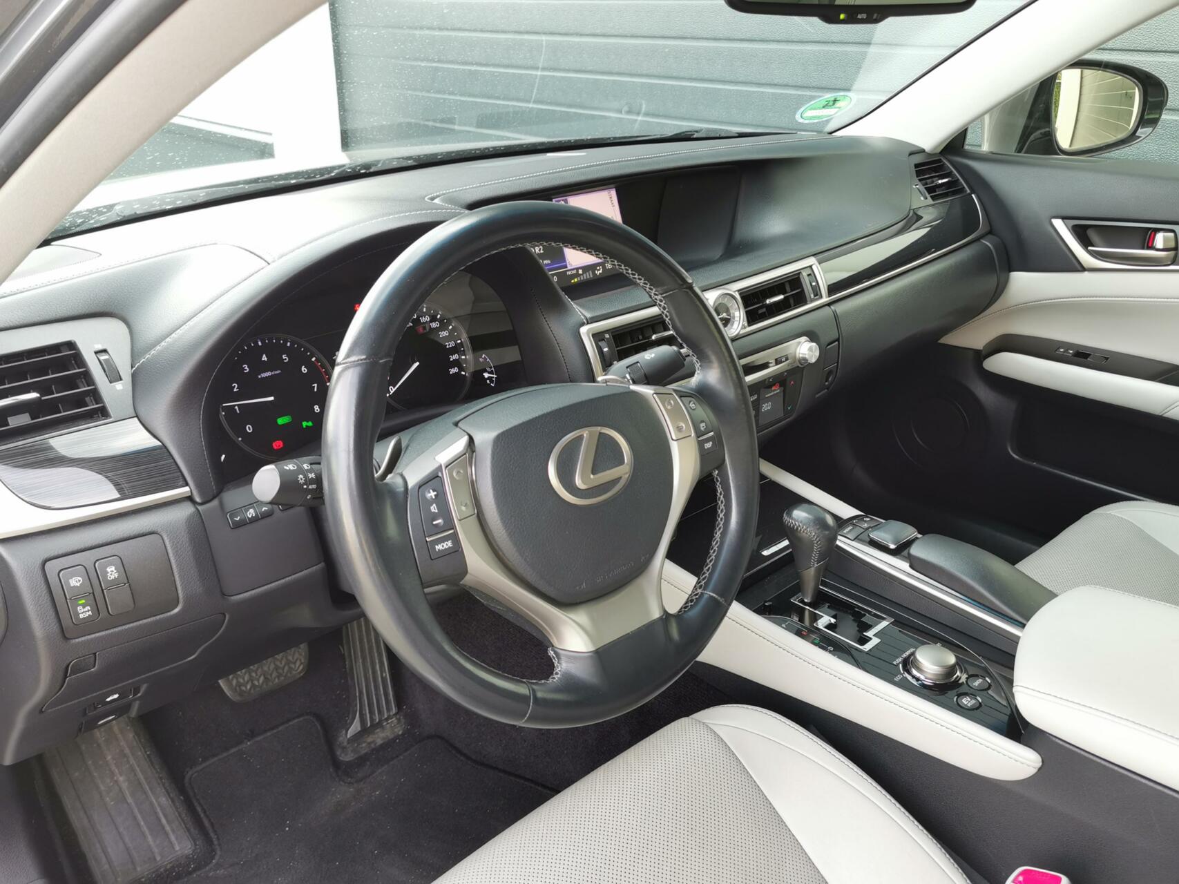 Foto van Lexus Lexus Gs450h