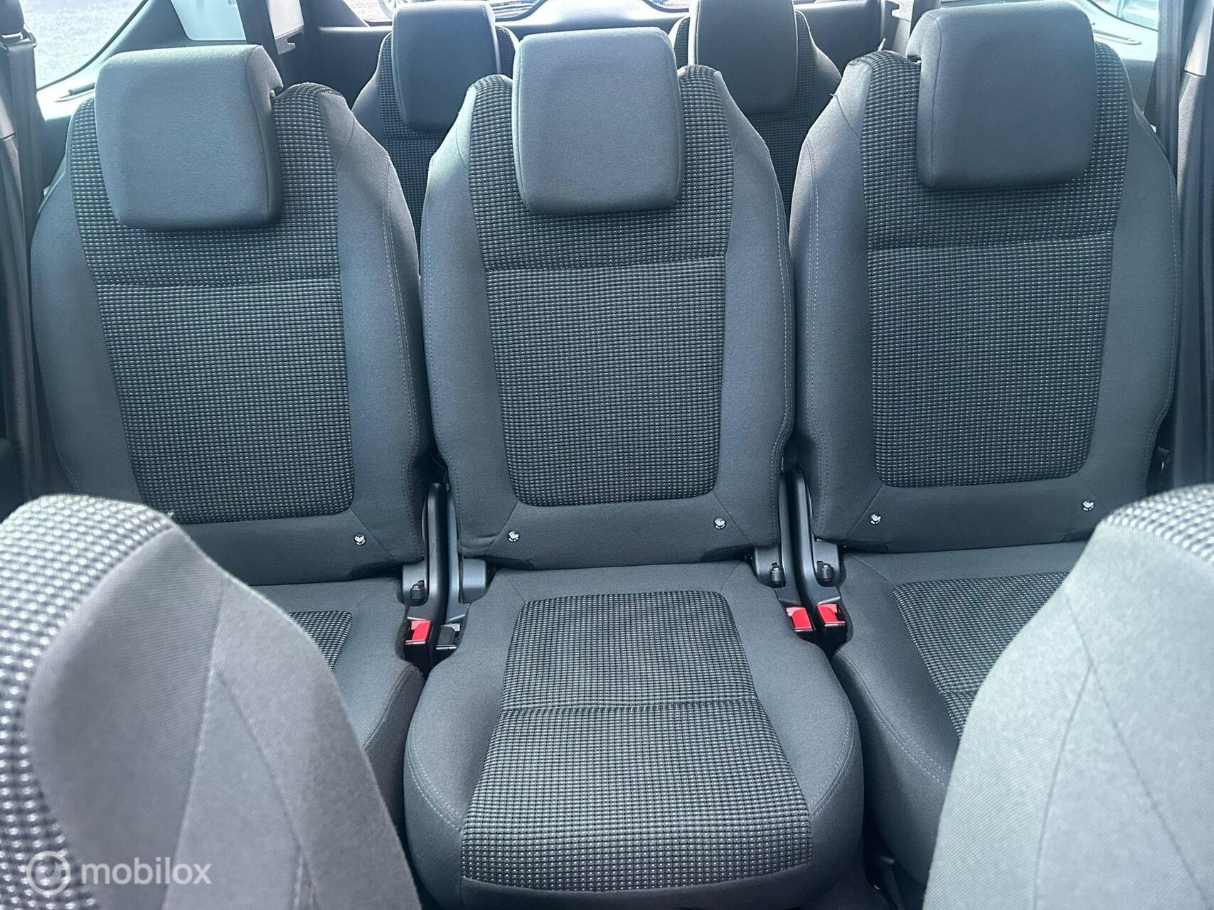 Foto van Peugeot 5008