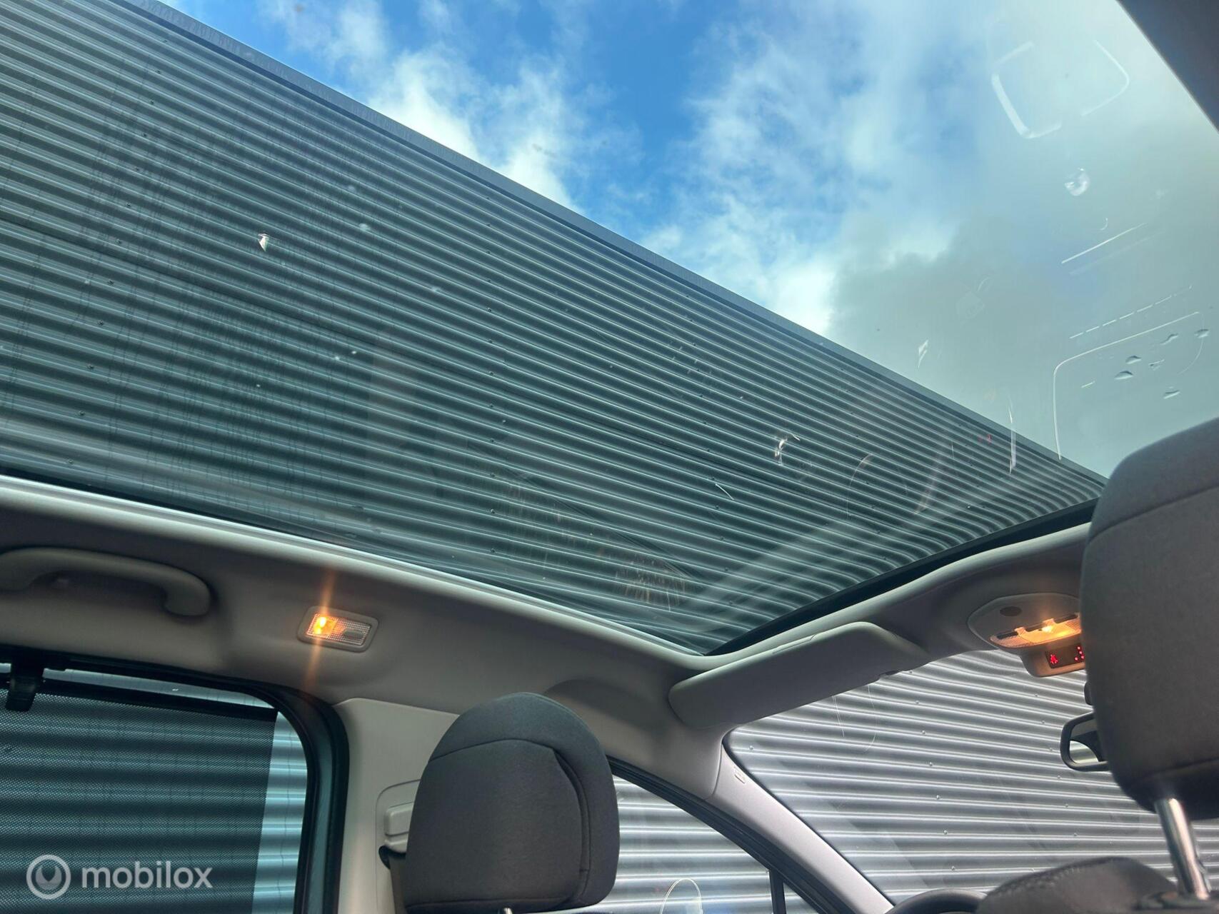 Foto van Peugeot 5008