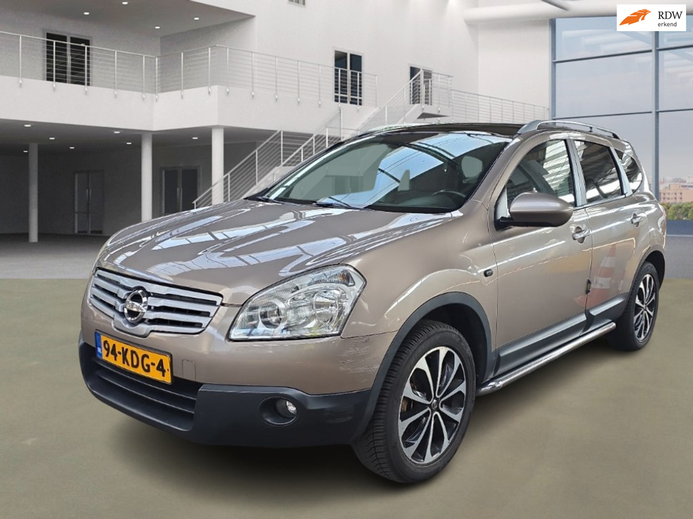 Nissan Nissan Qashqai+2 2.0 Connect Edition 7p. PANO NAVI CARPLAY TREKHAAK 2 X SLEUTELS 2009 - voorkant