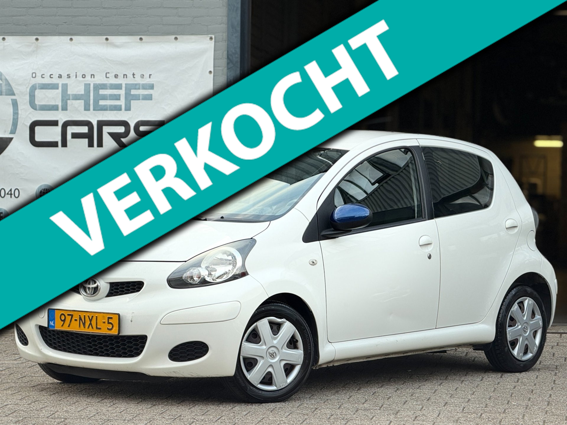 Toyota Toyota Aygo 1.0 Navigator|NAP|AIRCO|NAVI|CRUISE|DEALER ONDH! 2011 - voorkant