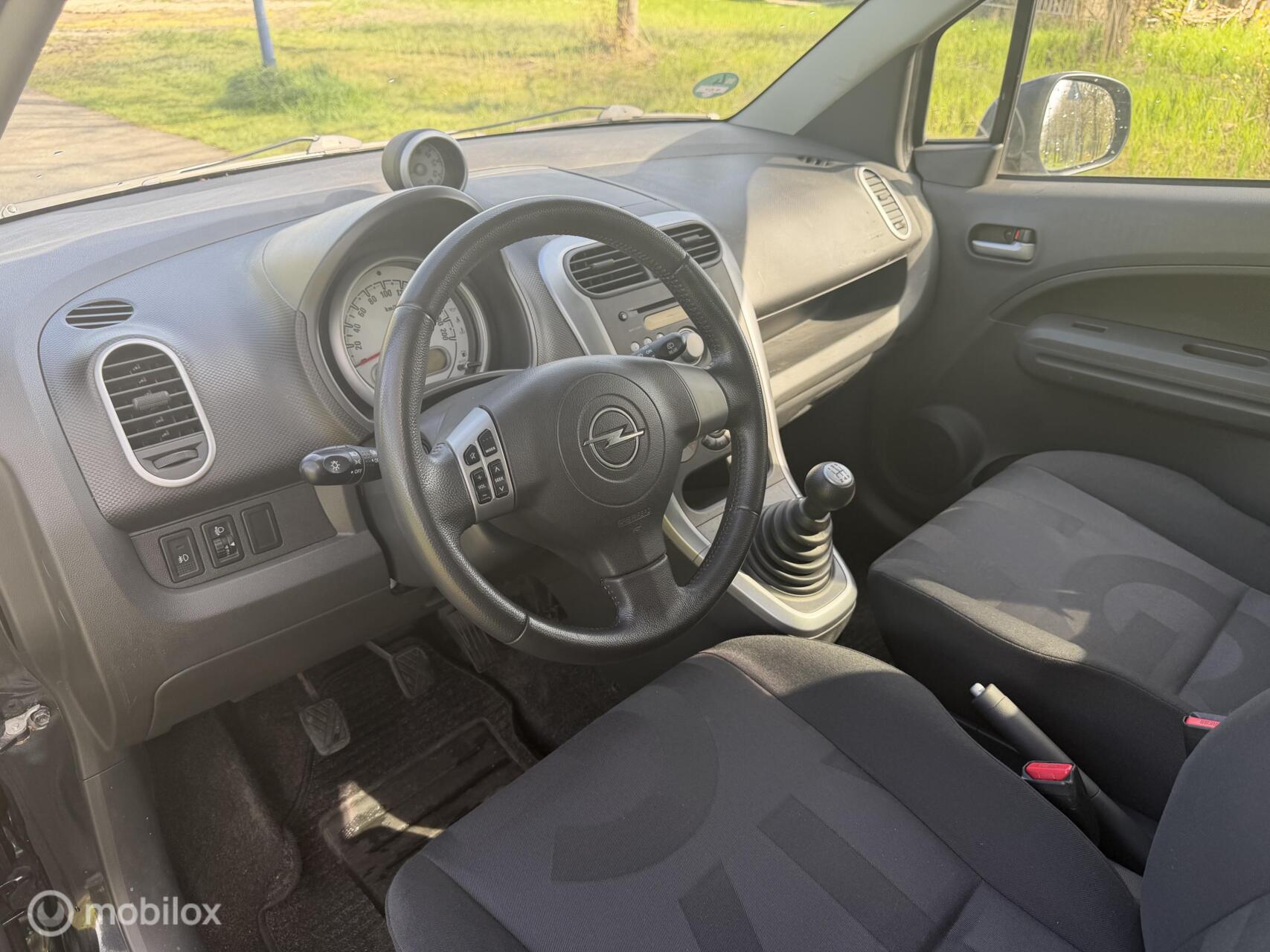 Foto van Opel Agila