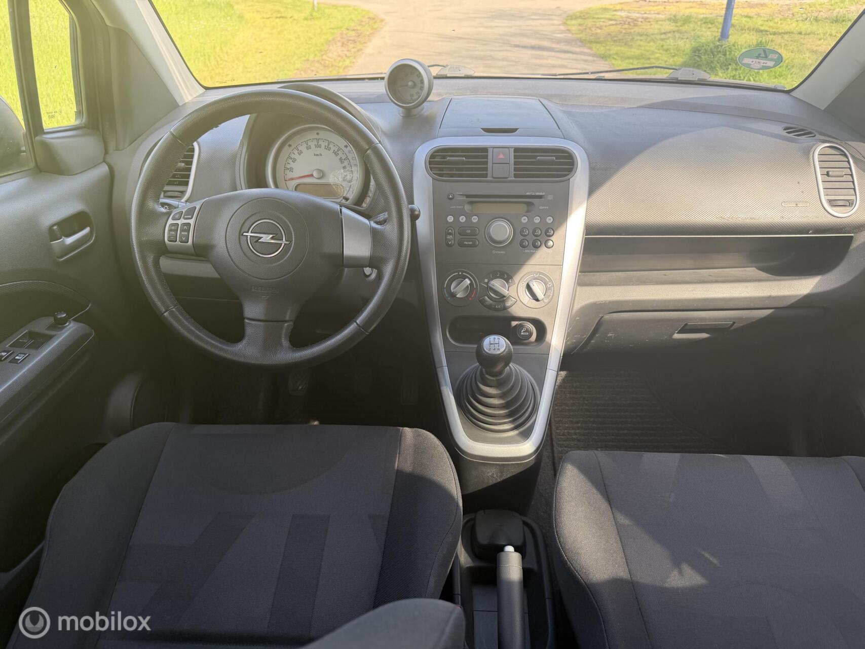 Foto van Opel Agila