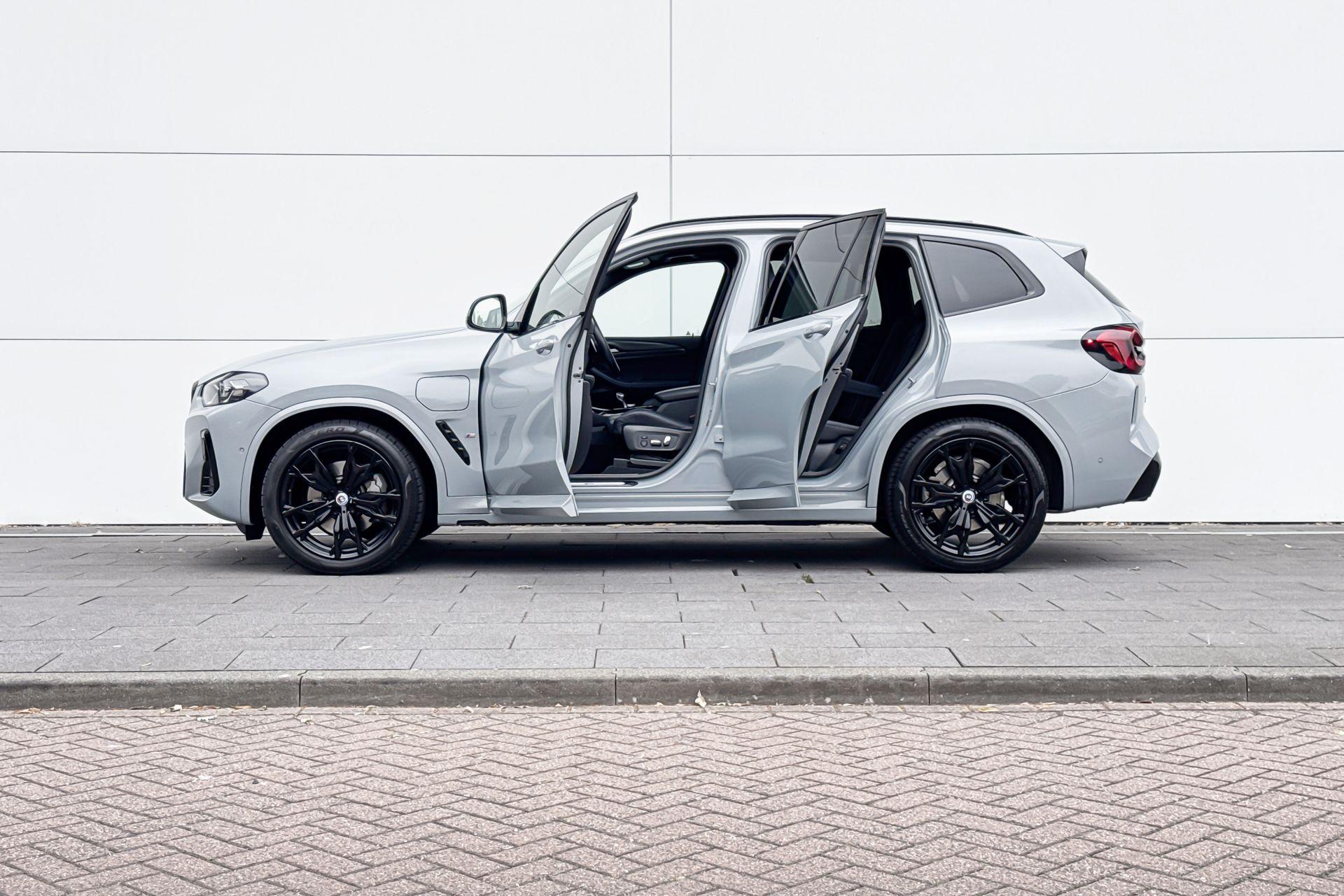 Foto van BMW X3 Xdrive30e
