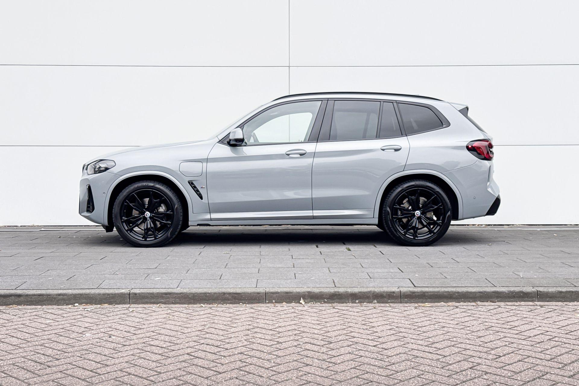 Foto van BMW X3 Xdrive30e