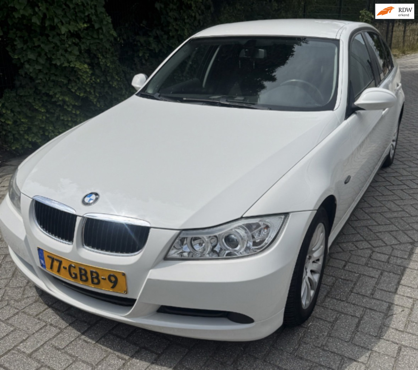 BMW 3er Reihe 318i 2008 - voorkant