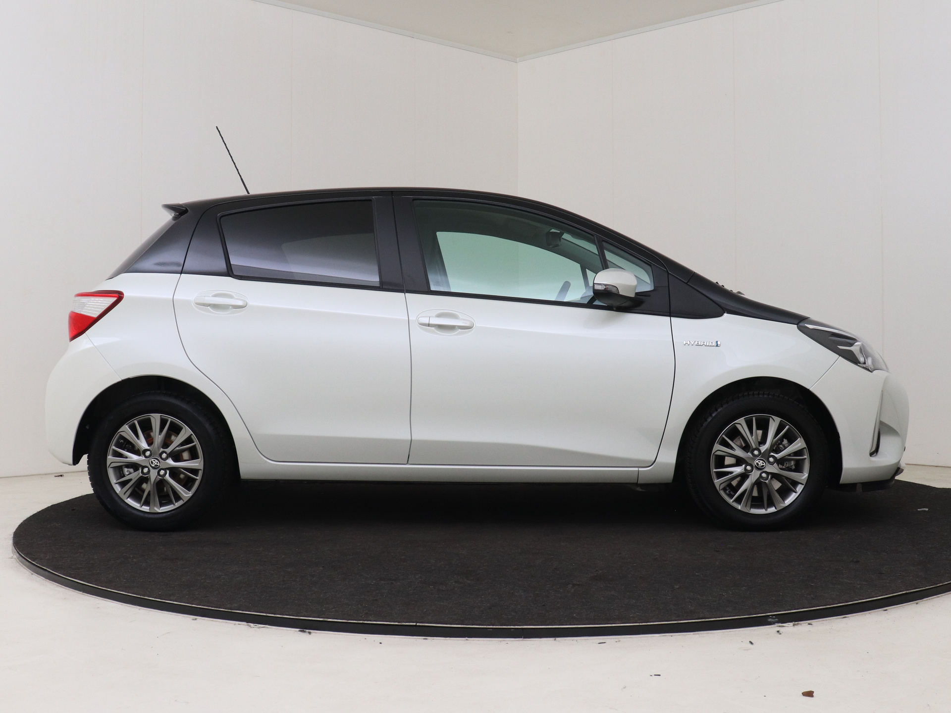 Foto van Toyota Toyota Yaris Hybrid