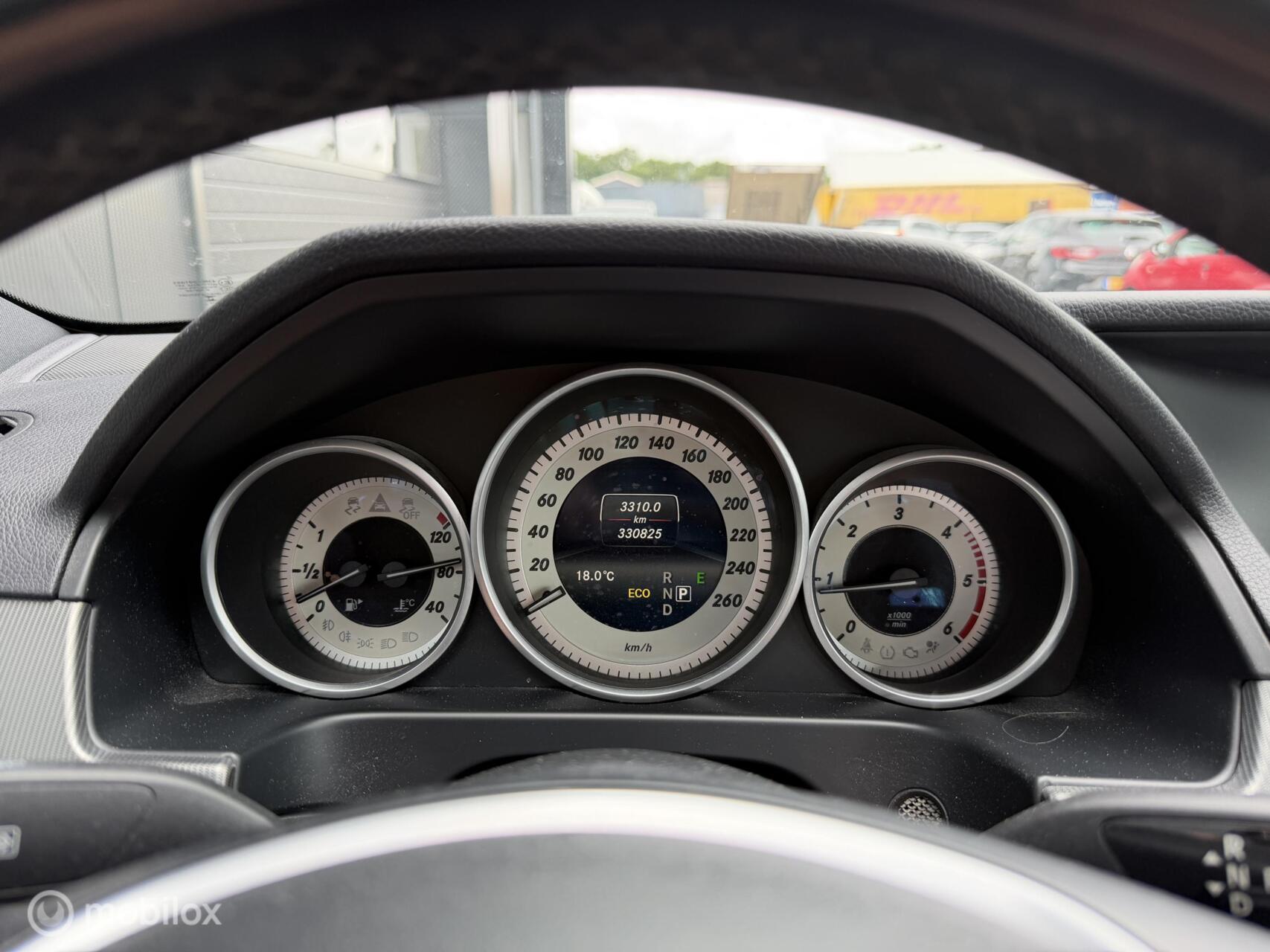 Foto van Mercedes-Benz E 220 Bluetec