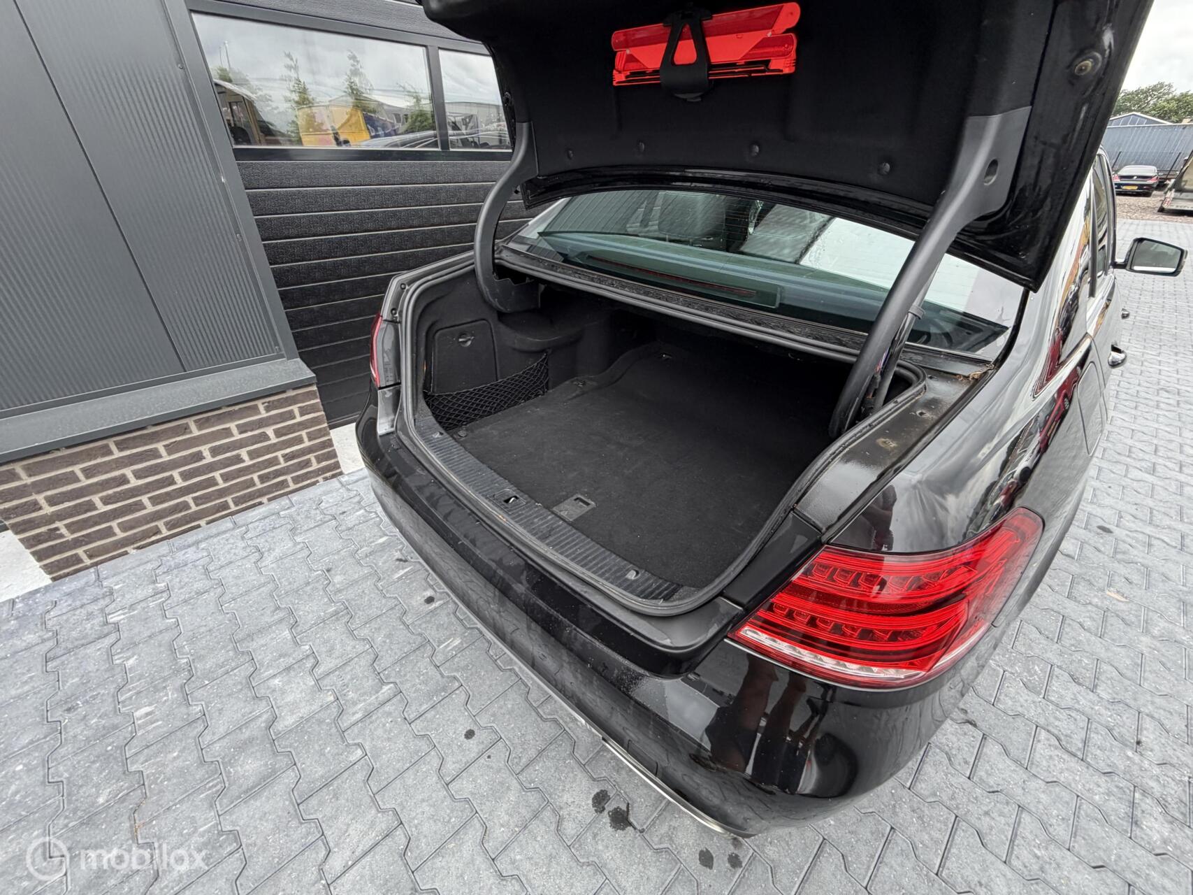 Foto van Mercedes-Benz E 220 Bluetec