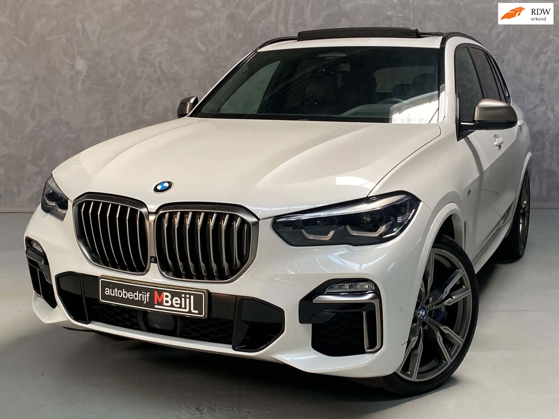 BMW X5 M50d M50d High Executive /Pano /Trekhaak /360 camera /HUD 2019 - voorkant