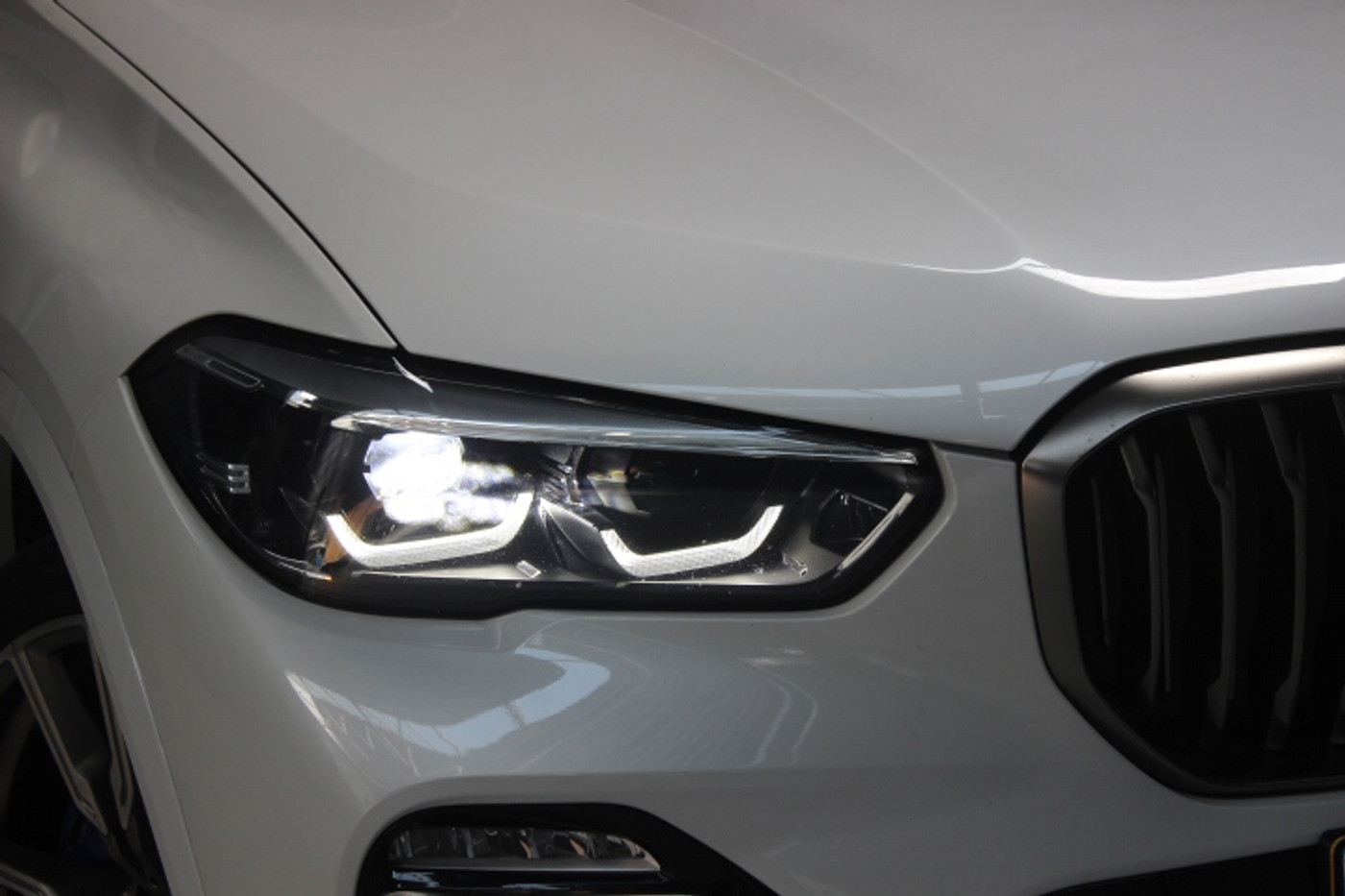 Foto van BMW X5 M50d