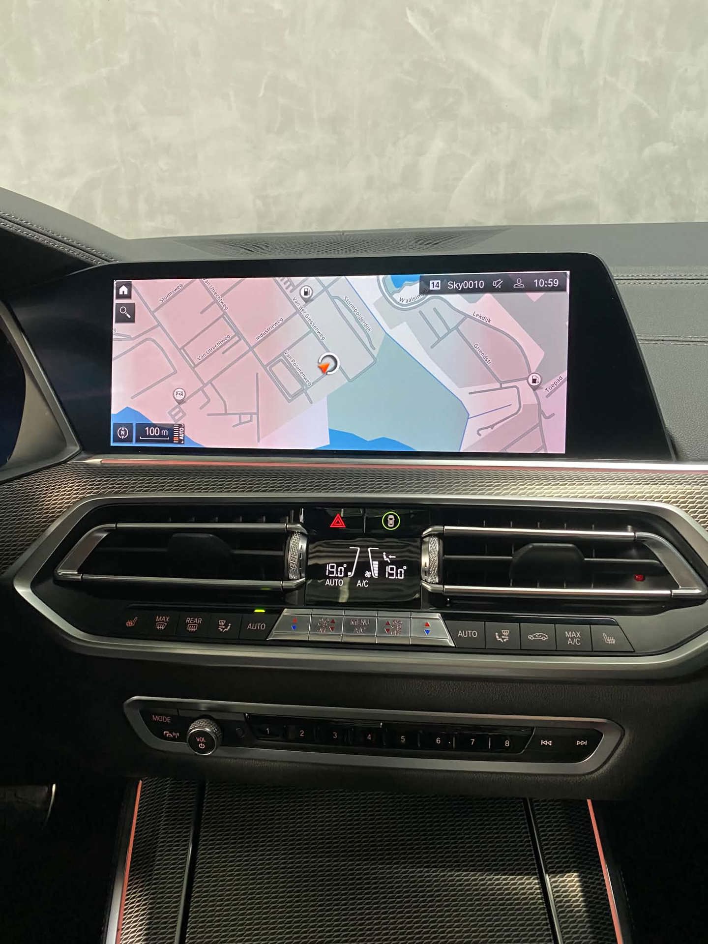 Foto van BMW X5 M50d