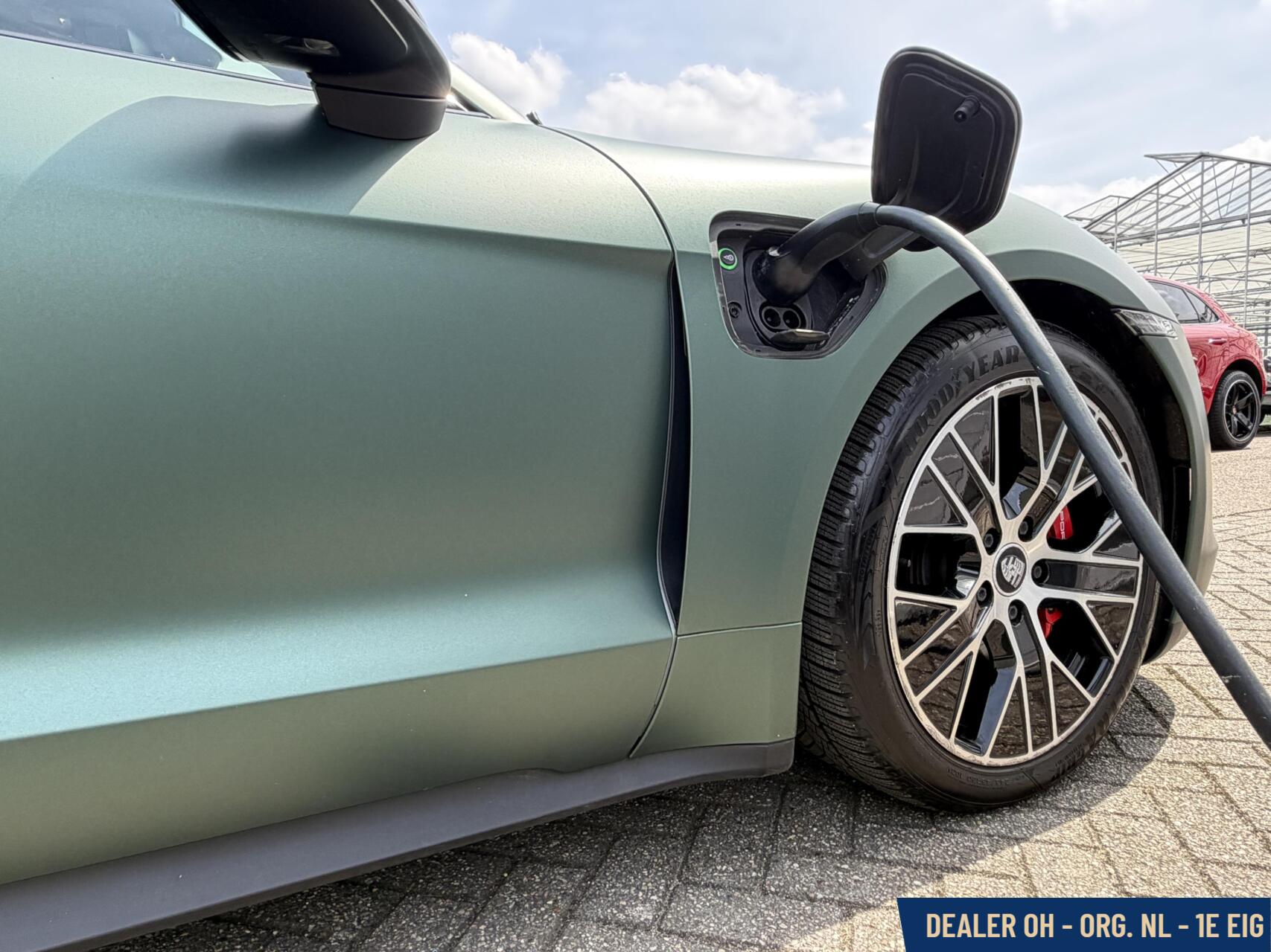 Foto van Porsche Taycan 4s