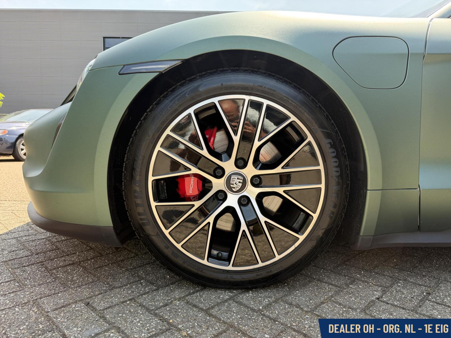 Foto van Porsche Taycan 4s