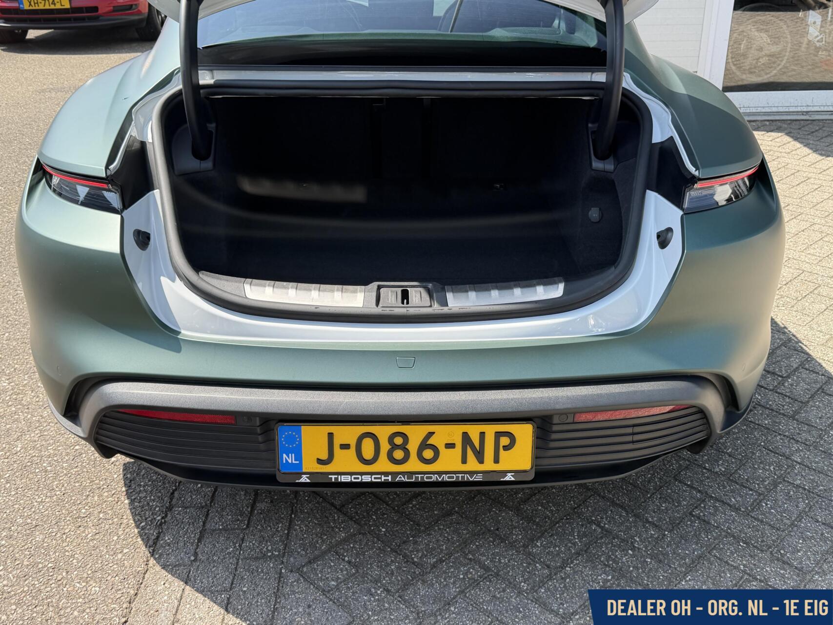 Foto van Porsche Taycan 4s