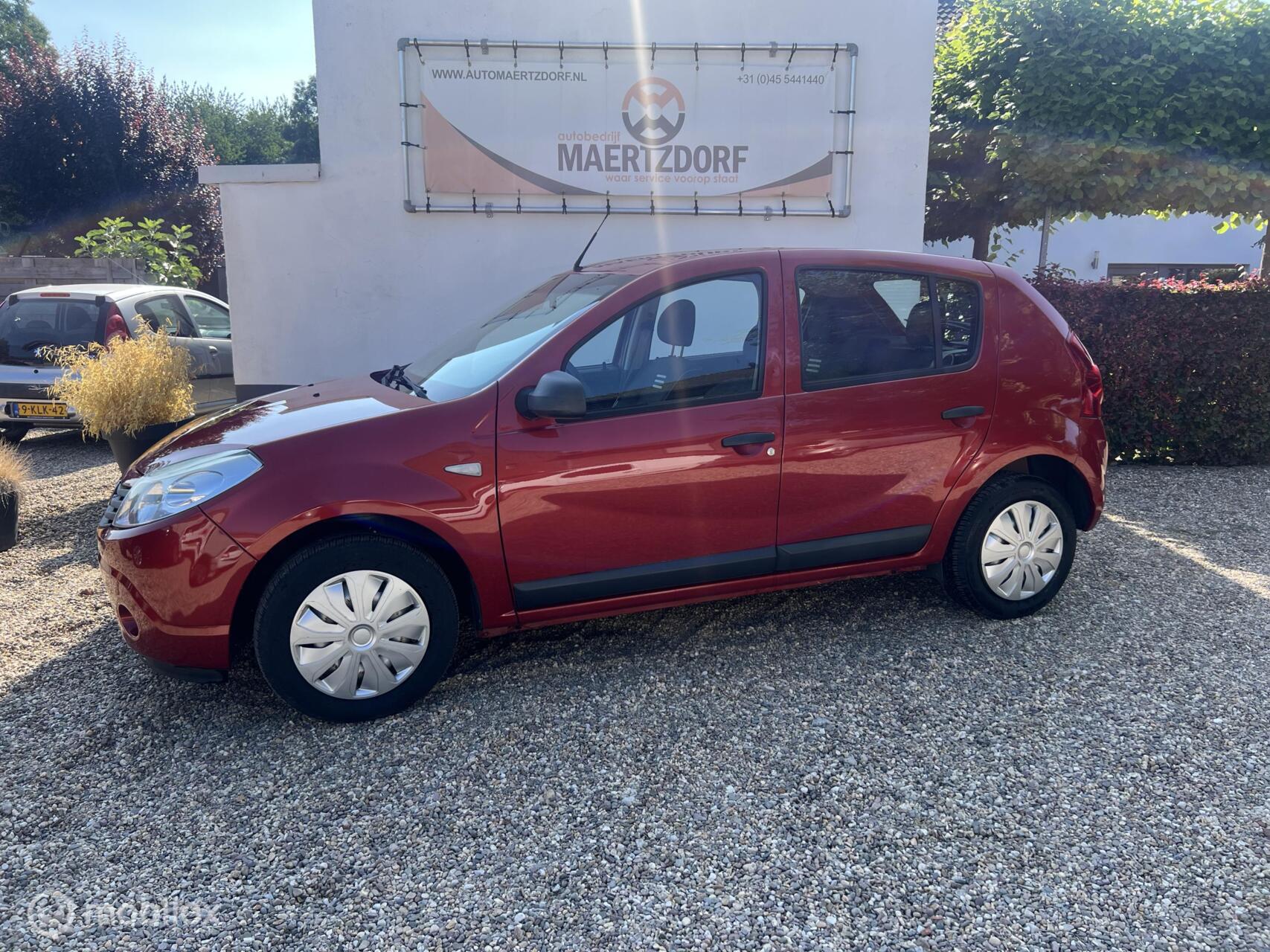 Dacia Sandero 1.2 Lauréate LPG 2012 - voorkant