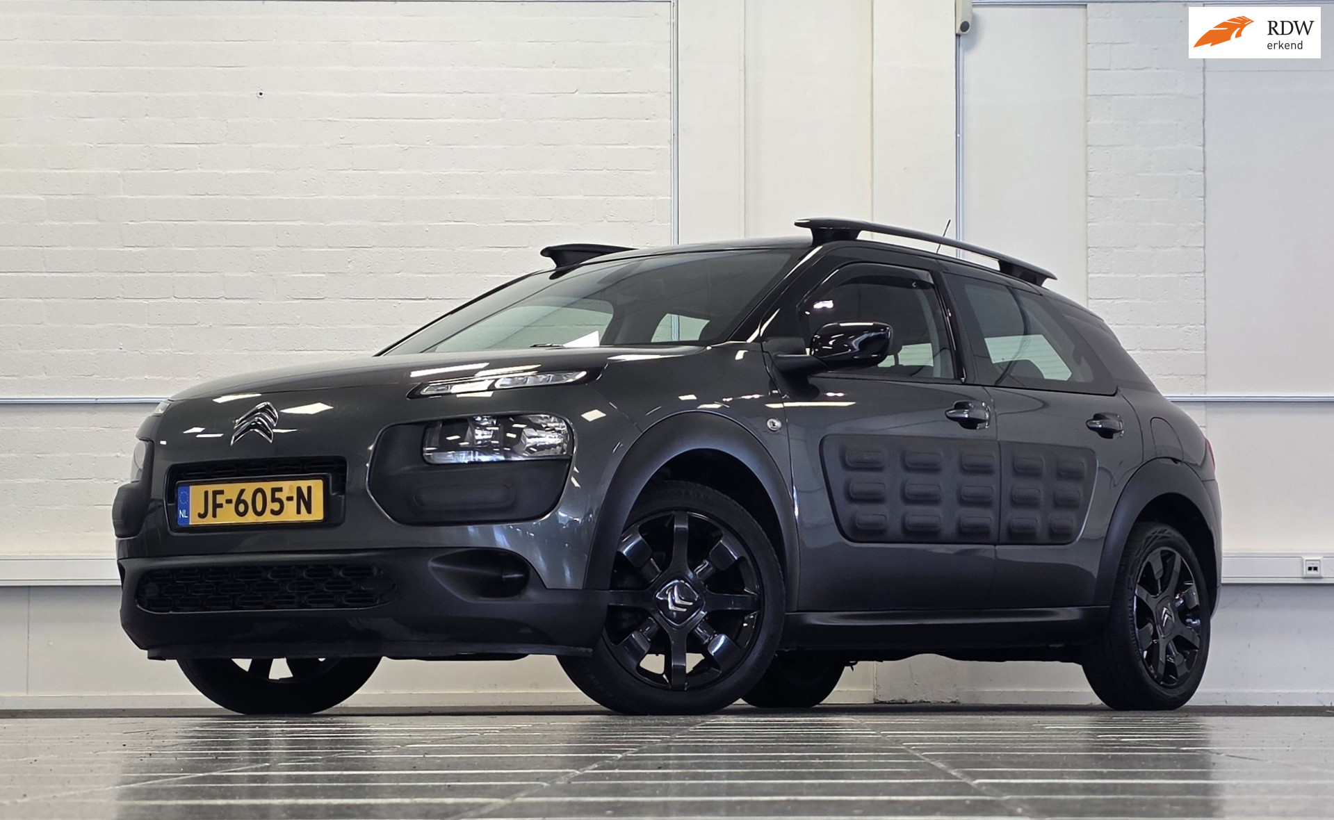 Citroen C4 Cactus 1.2 PureTech Business Trekhaak PDC Navigatie Mooi! 2015 - voorkant
