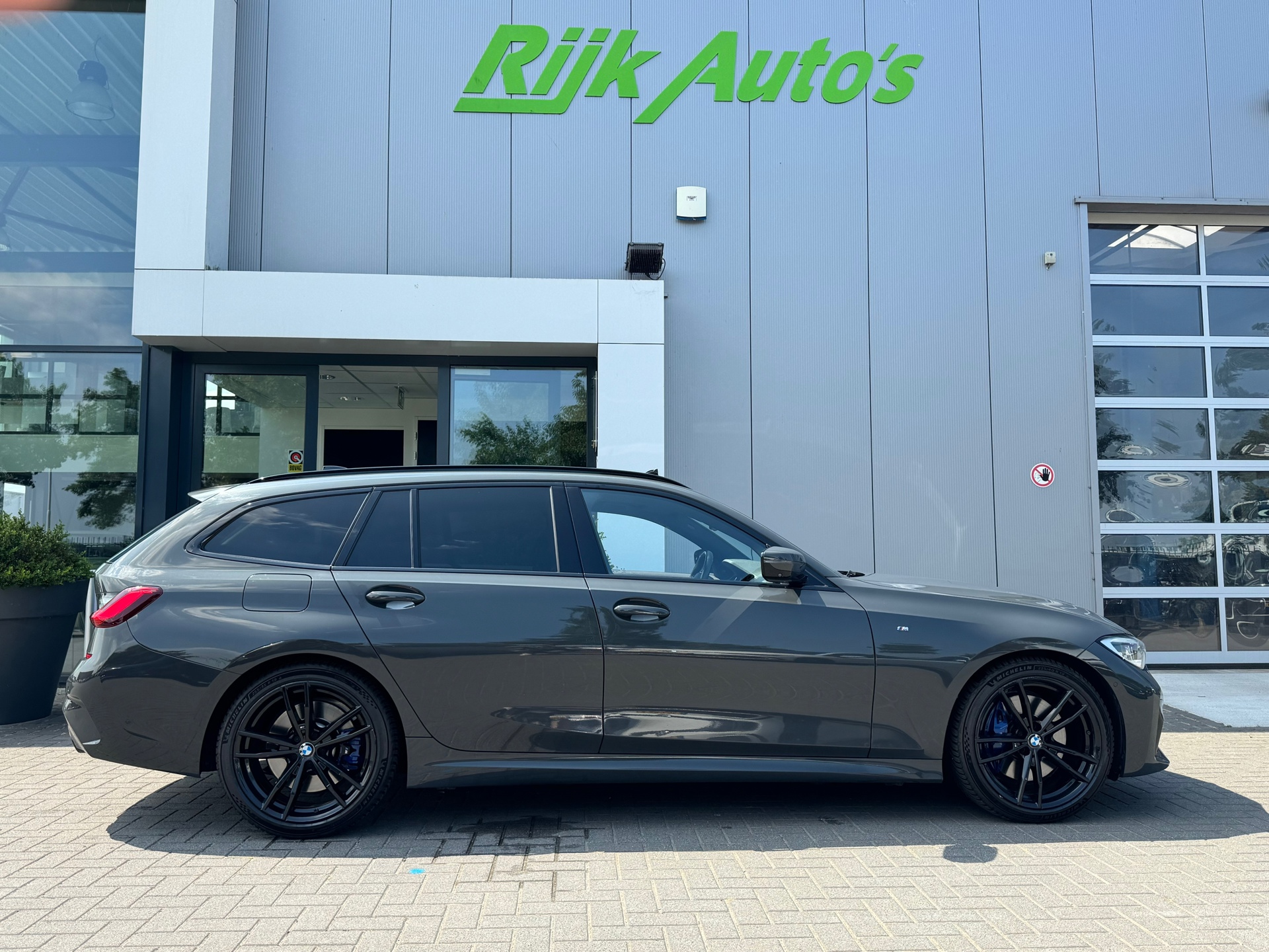 Foto van BMW 330i