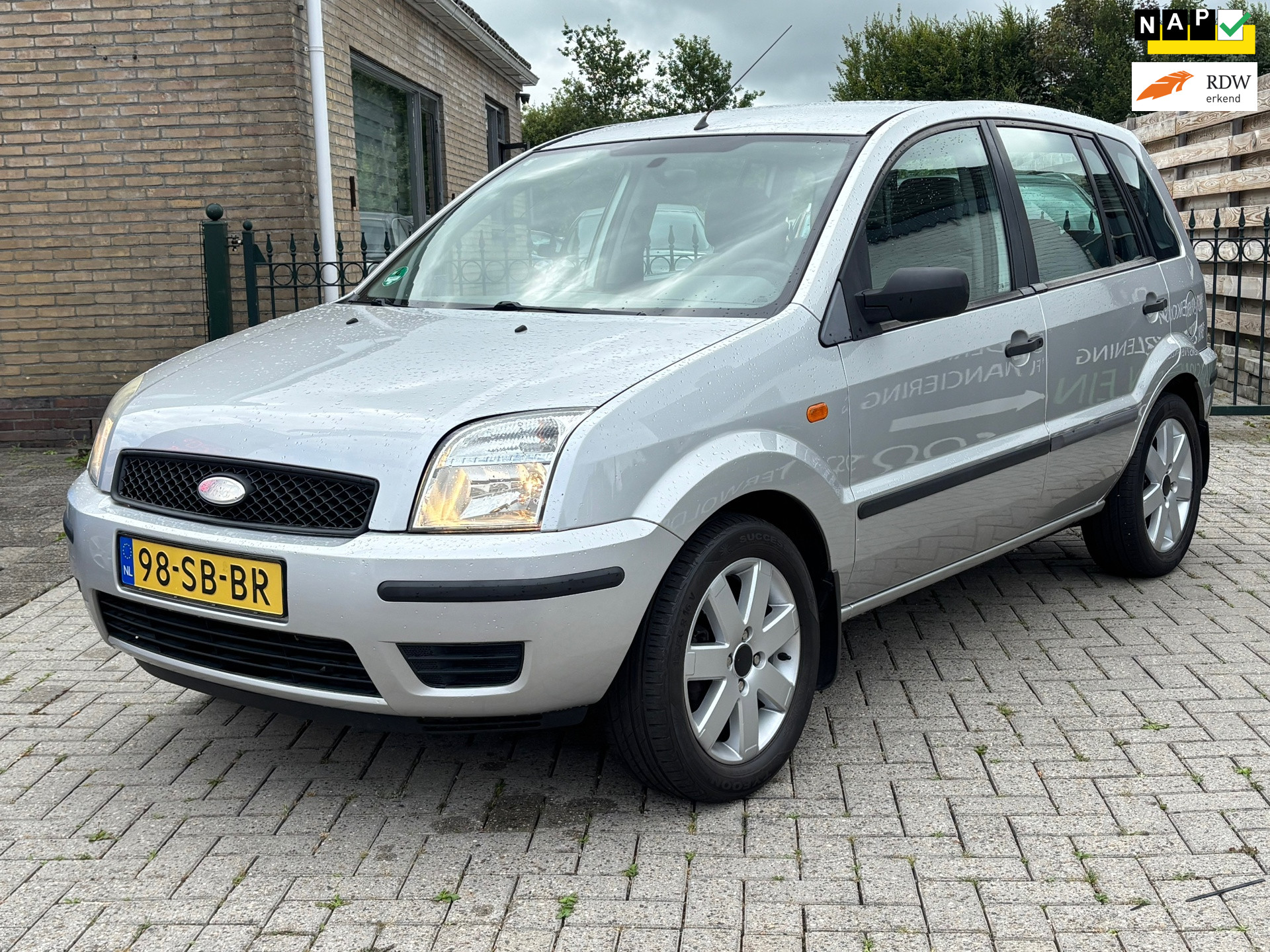 Ford Fusion 1.4-16V Culture | nieuwe apk keuring | koopje hoor ! 2005 - voorkant