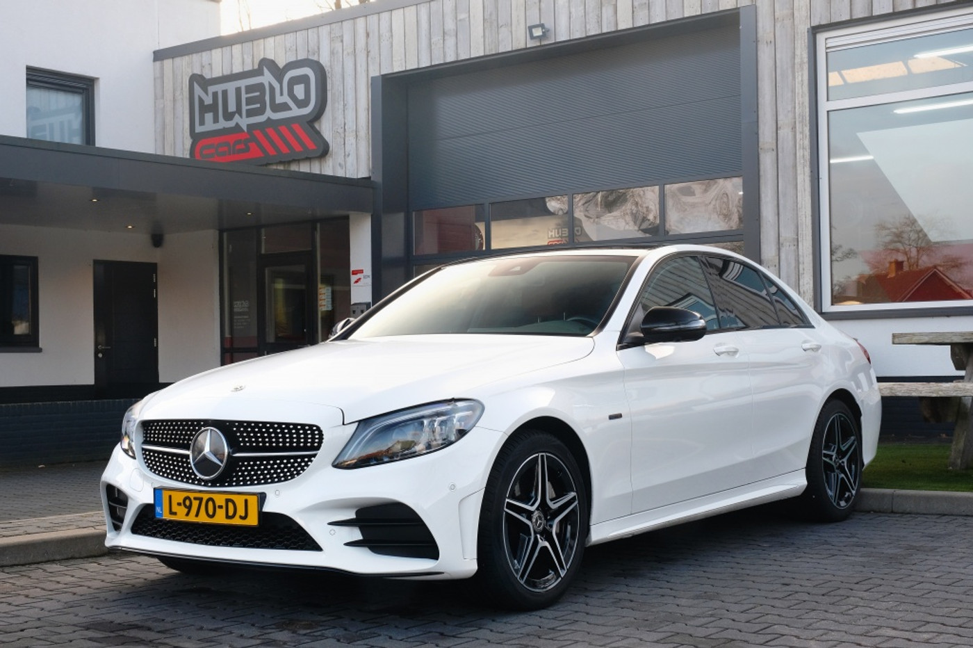 Mercedes-Benz C 300 E 300 e AMG Line Pano, Leder, Origineel NL, Sfeerverlichting. 2021 - voorkant