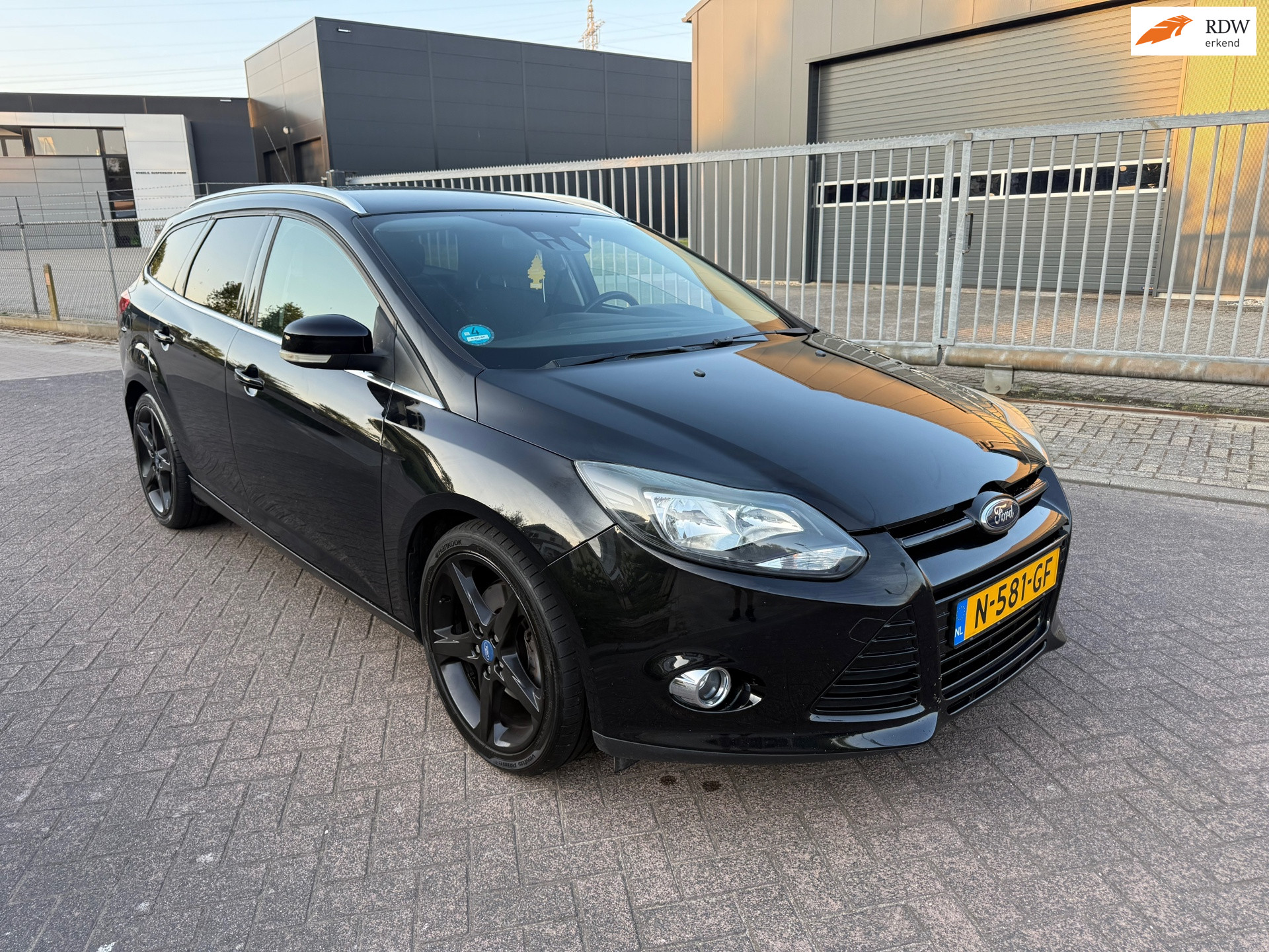 Ford Focus 1.6 EcoBoost Titanium  **NWE APK** ZEER NETJES! 2012 - voorkant