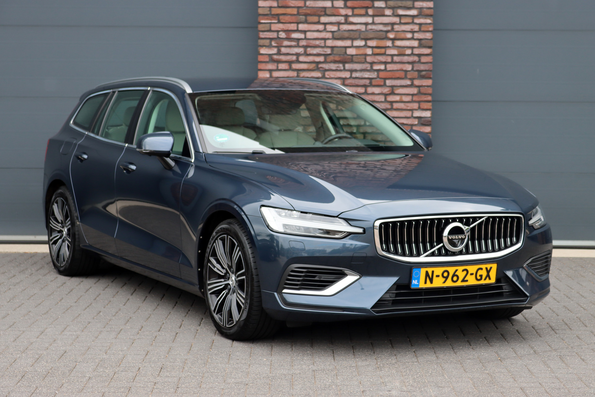 Foto van Volvo V60 T8 Twin Engine