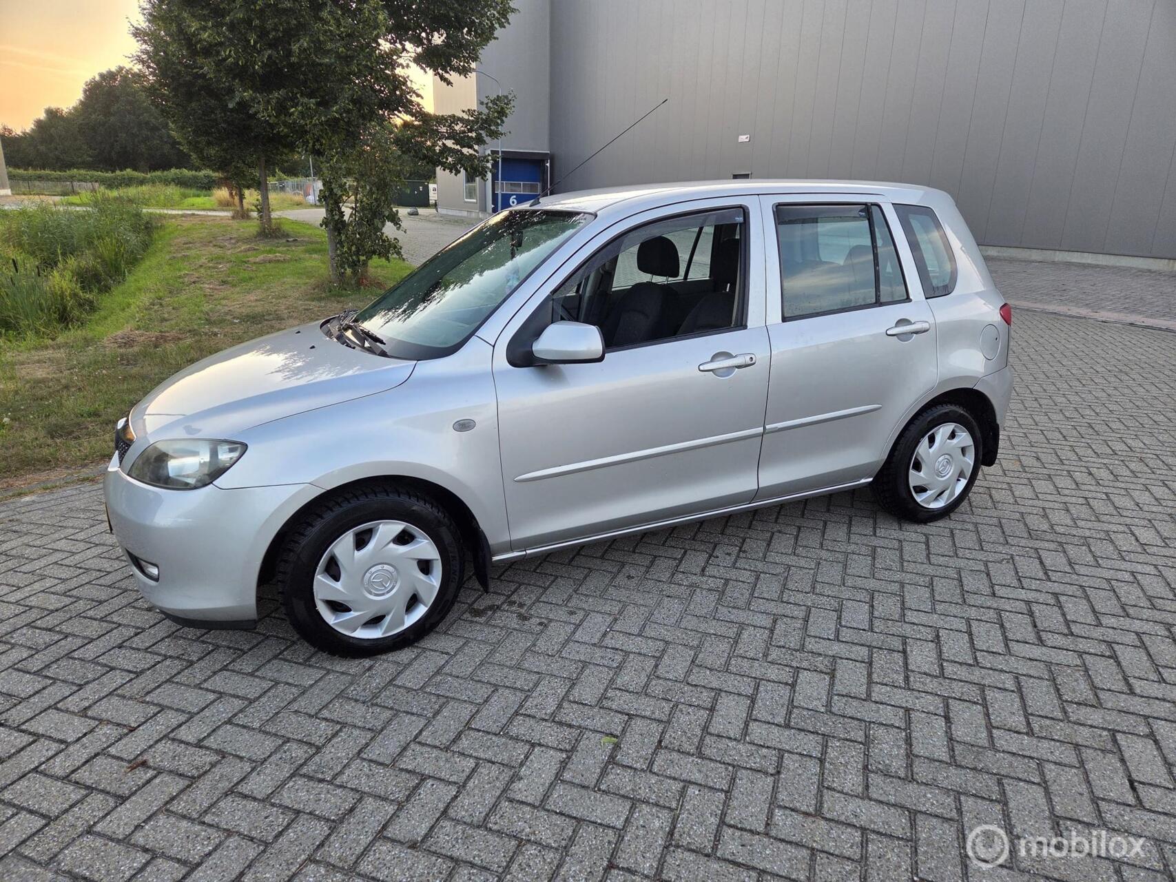 Mazda Mazda 2 1.4 2005 - voorkant