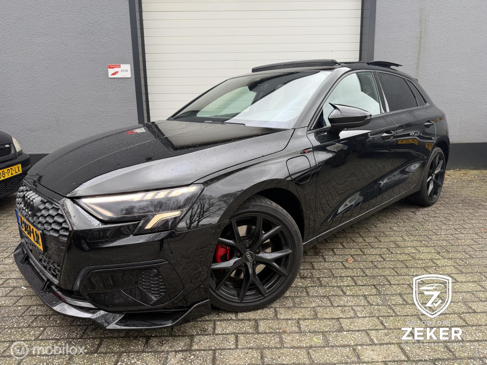 Audi A3 40 TFSIe 40 TFSI e Edition/Pano/ S Line / Virtual/ 2021 - voorkant
