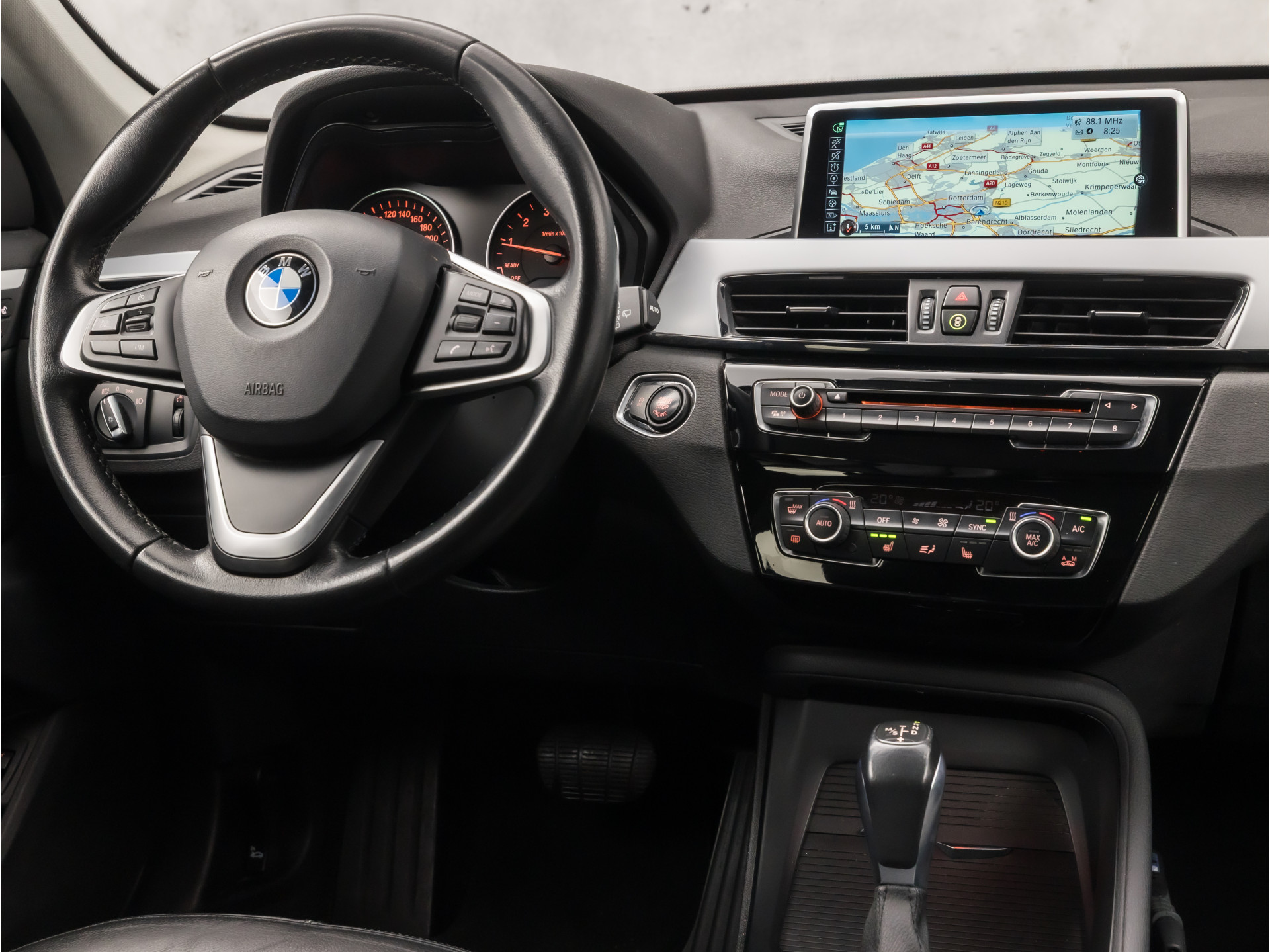 Foto van BMW X1 Sdrive20i