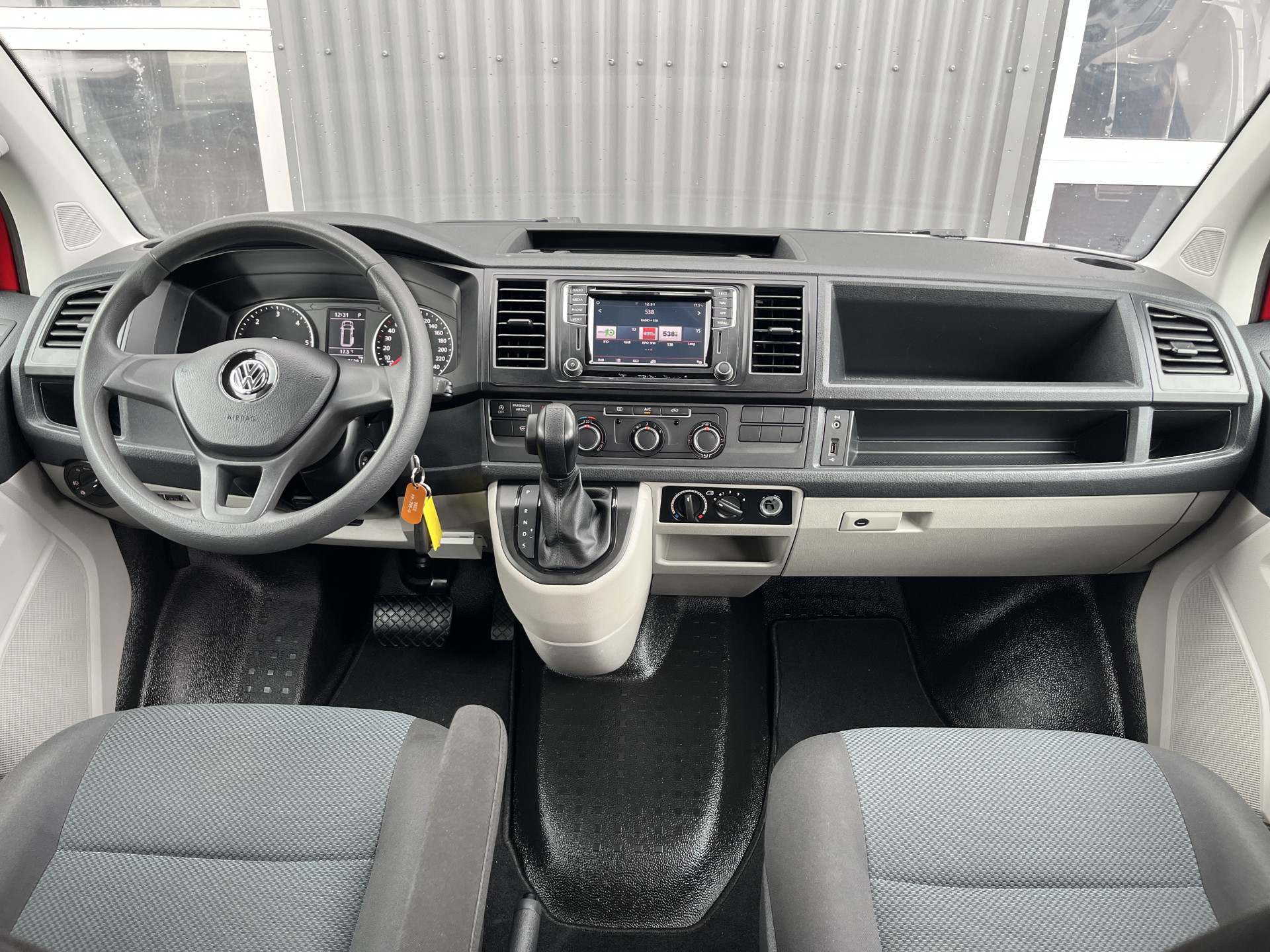 Foto van Volkswagen Transporter Kombi