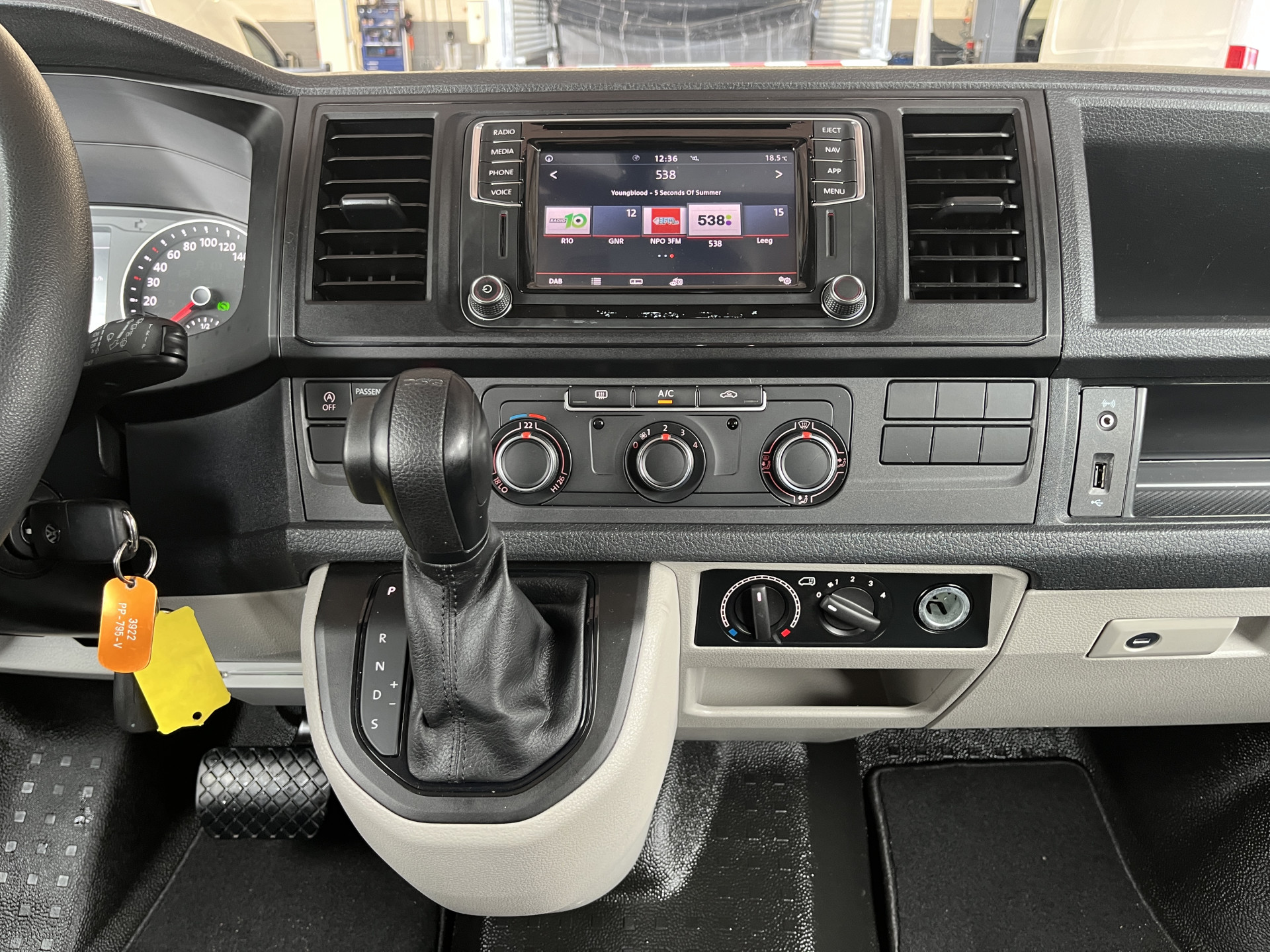 Foto van Volkswagen Transporter Kombi