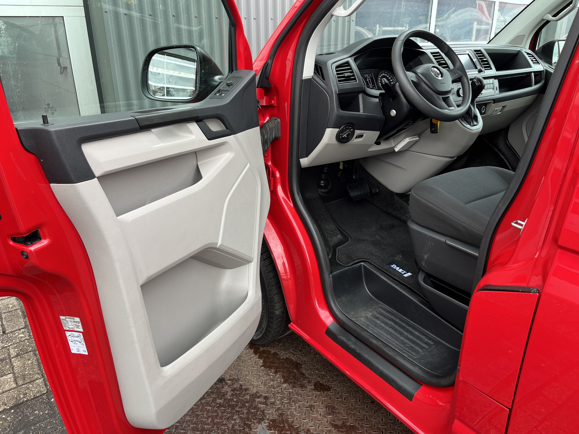 Foto van Volkswagen Transporter Kombi