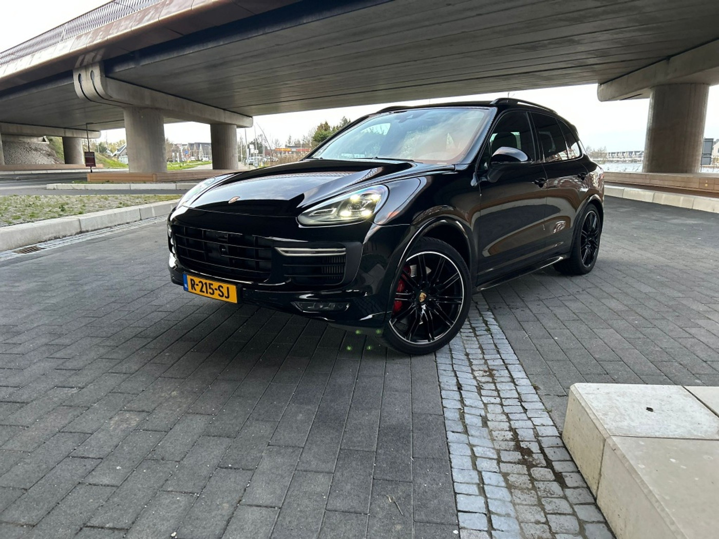 Foto van Porsche Cayenne GTS