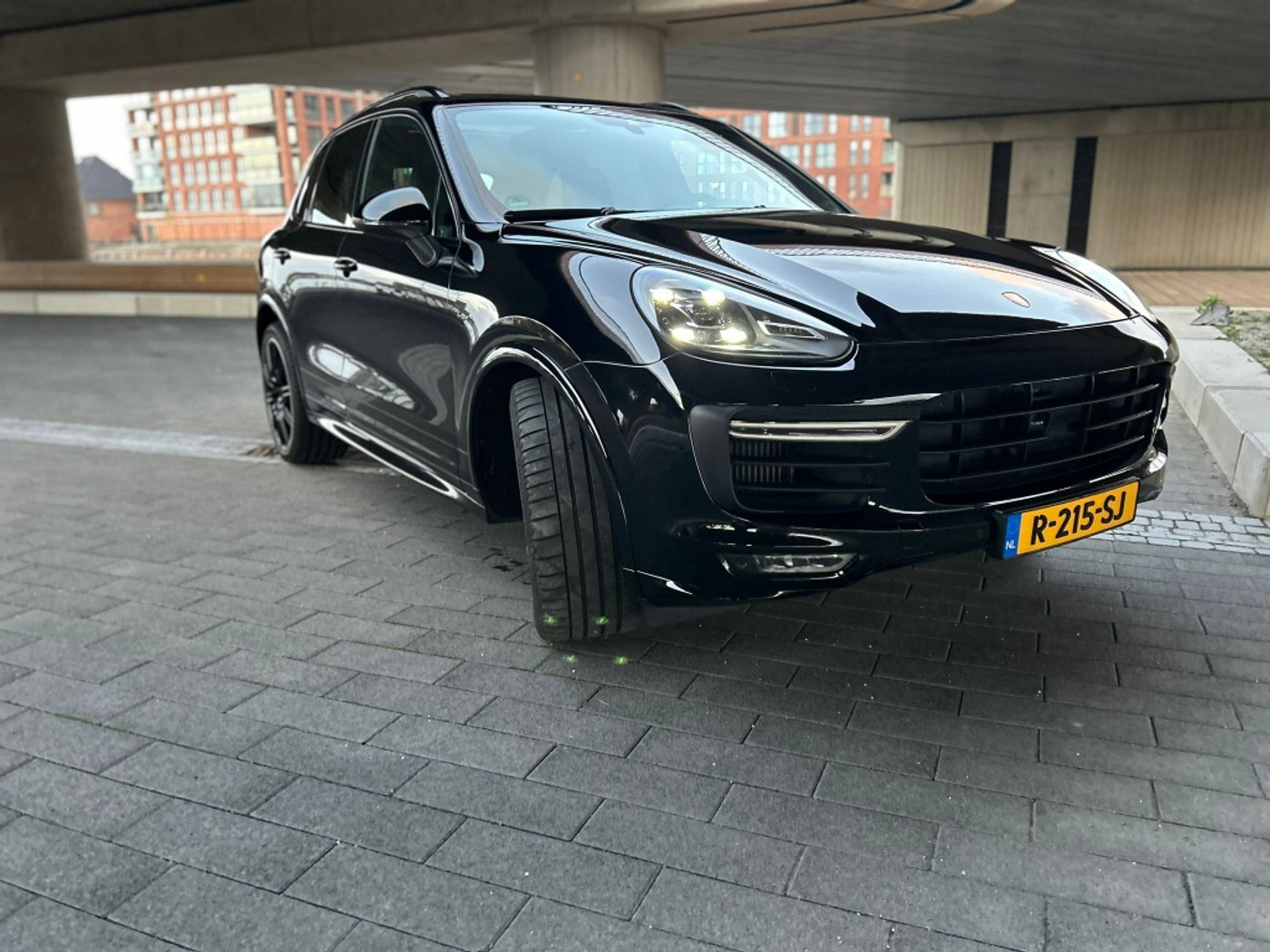 Foto van Porsche Cayenne GTS