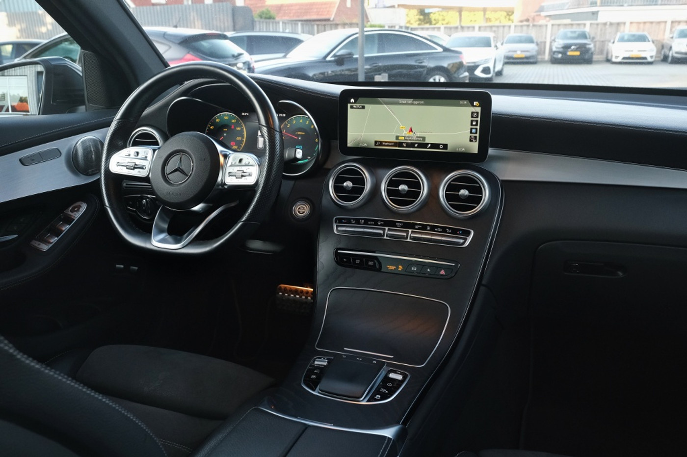 Foto van Mercedes-Benz GLC 300 E 4Matic
