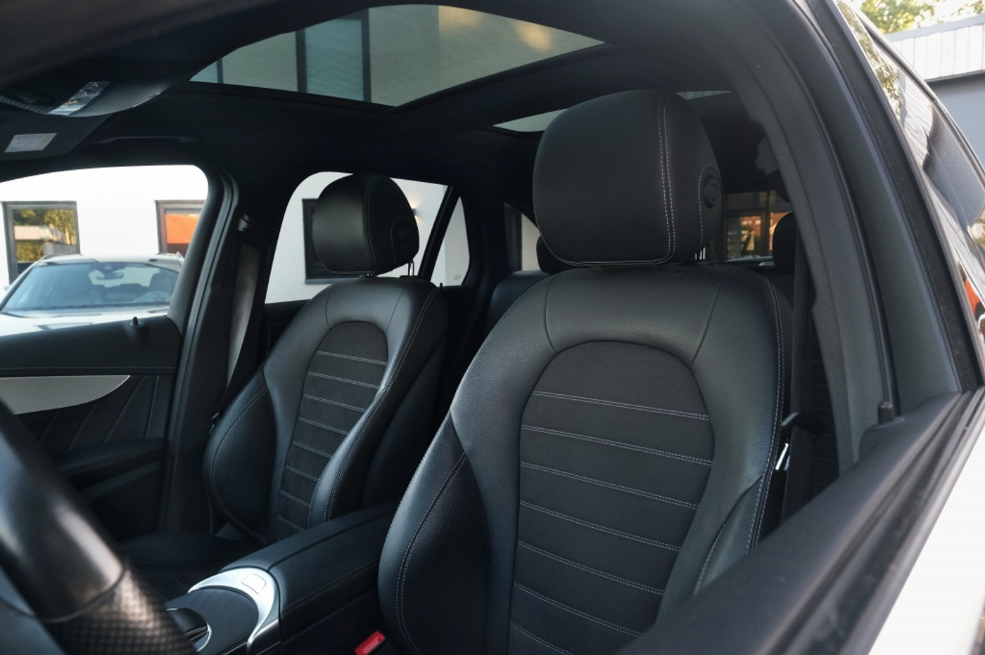 Foto van Mercedes-Benz GLC 300 E 4Matic