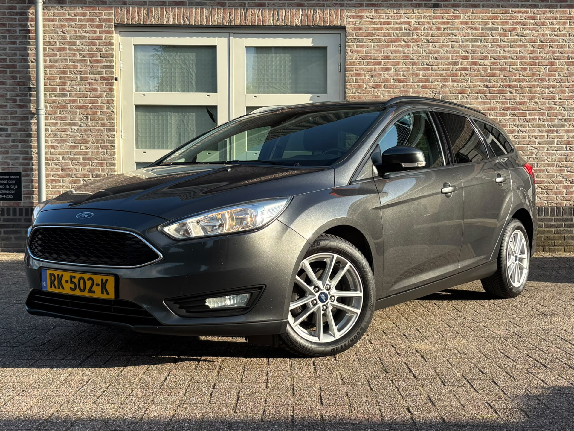 Ford Focus 1.0 Lease Edition Dealer O.H Clima Carplay 2017 - voorkant