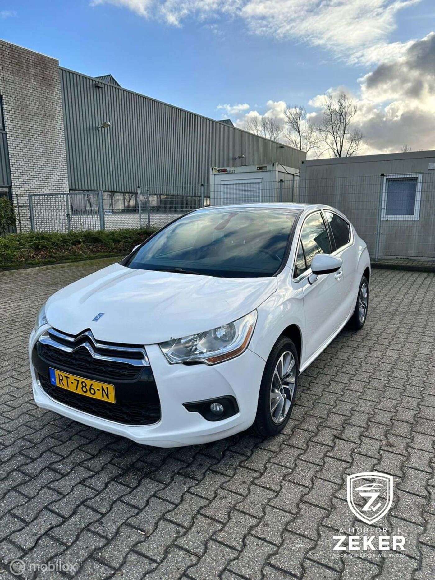 Citroen Ds4 1.6 VTi Business/ Nette staat /goed onderhouden/ 2013 - voorkant