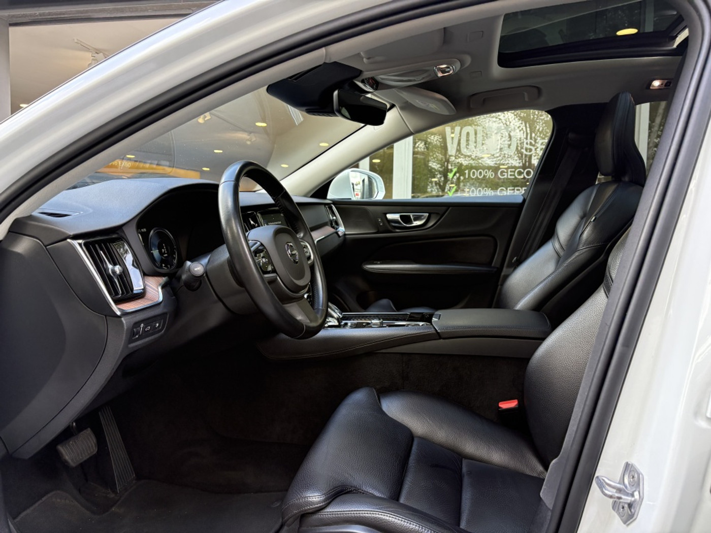 Foto van Volvo V60 T8 Twin Engine