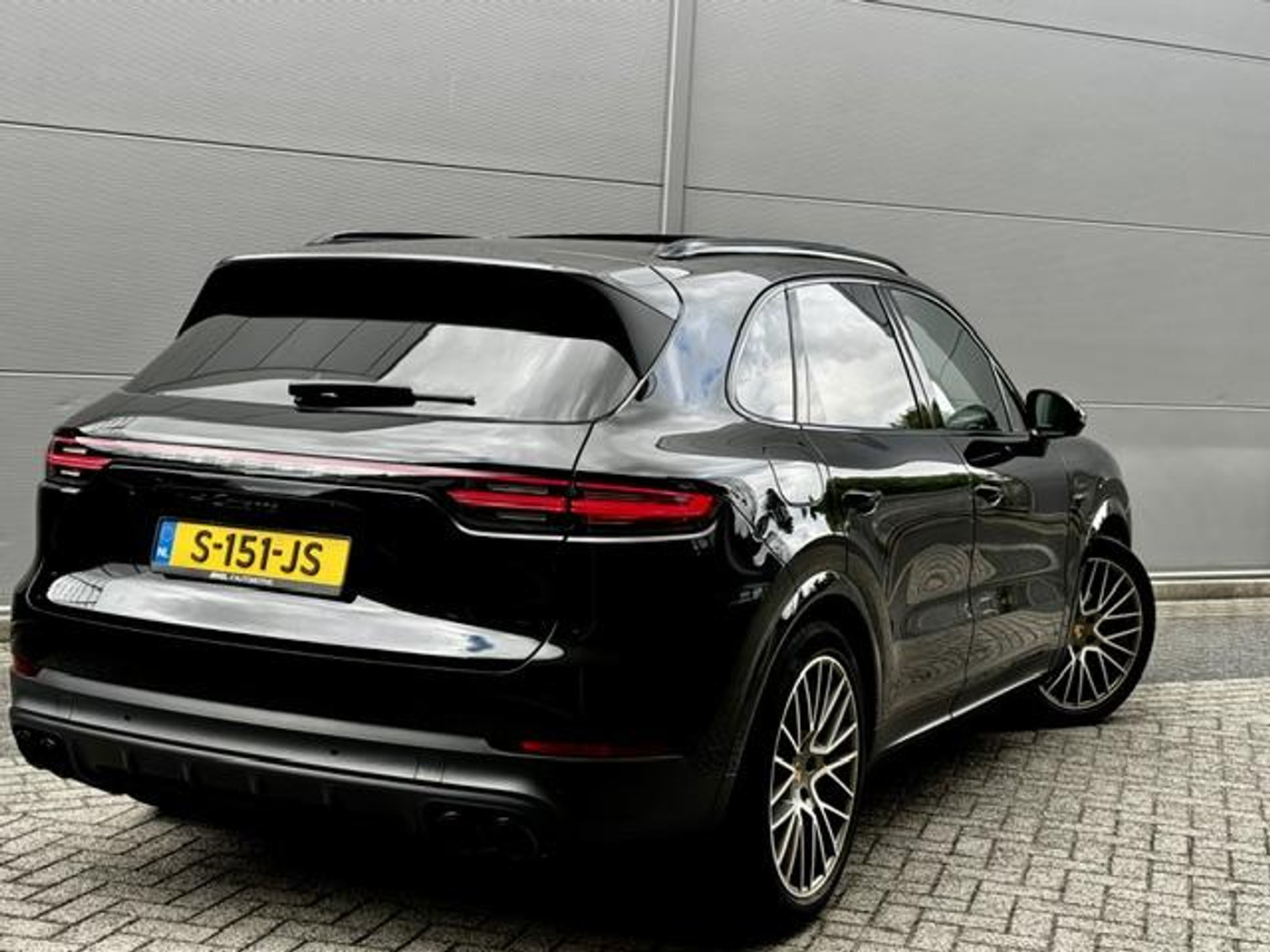 Foto van Porsche Cayenne E-hybrid