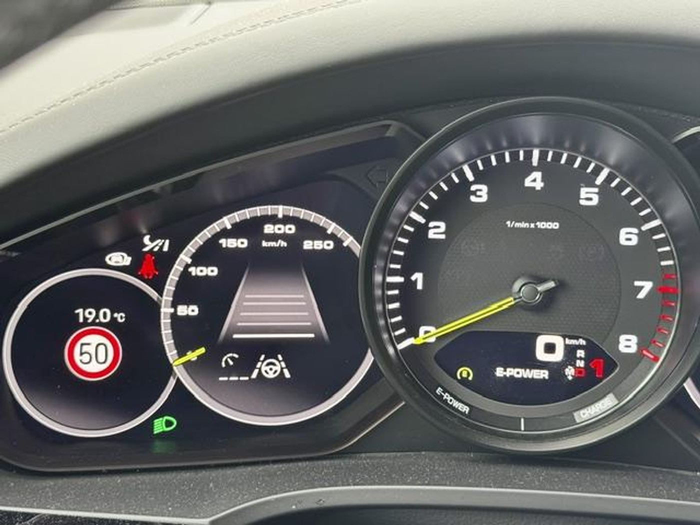 Foto van Porsche Cayenne E-hybrid